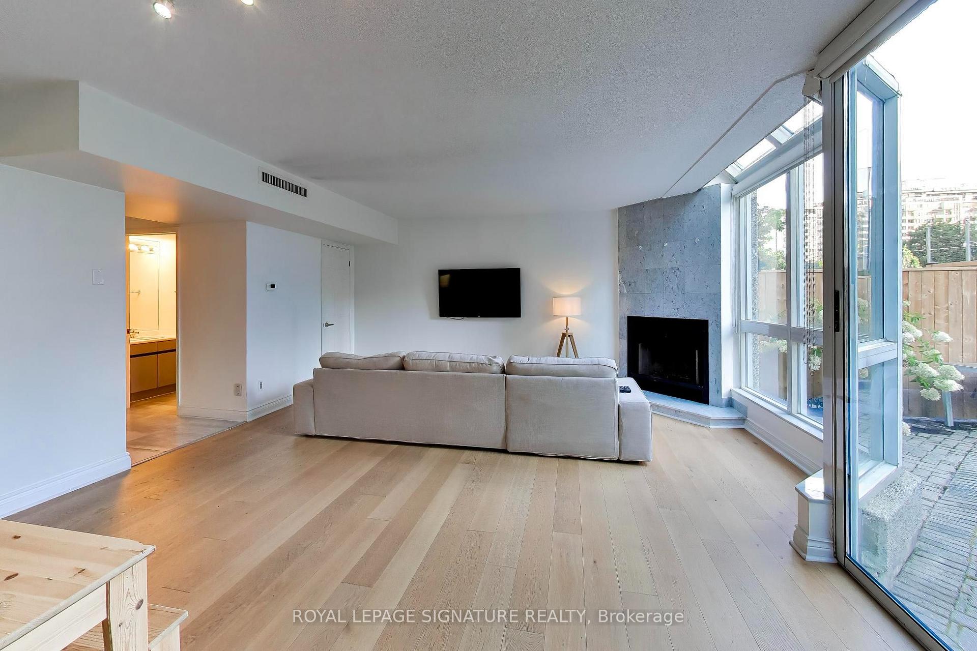 Photo 7 of Unit TH5, 11 Broadway Avenue, Toronto, Mount Pleasant West — HOMEH