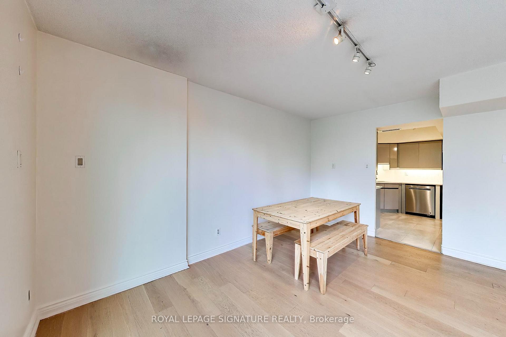 Photo 8 of Unit TH5, 11 Broadway Avenue, Toronto, Mount Pleasant West — HOMEH