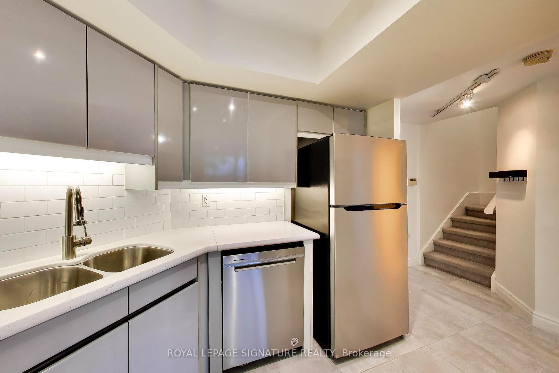 Photo 9 of Unit TH5, 11 Broadway Avenue, Toronto, Mount Pleasant West — HOMEH