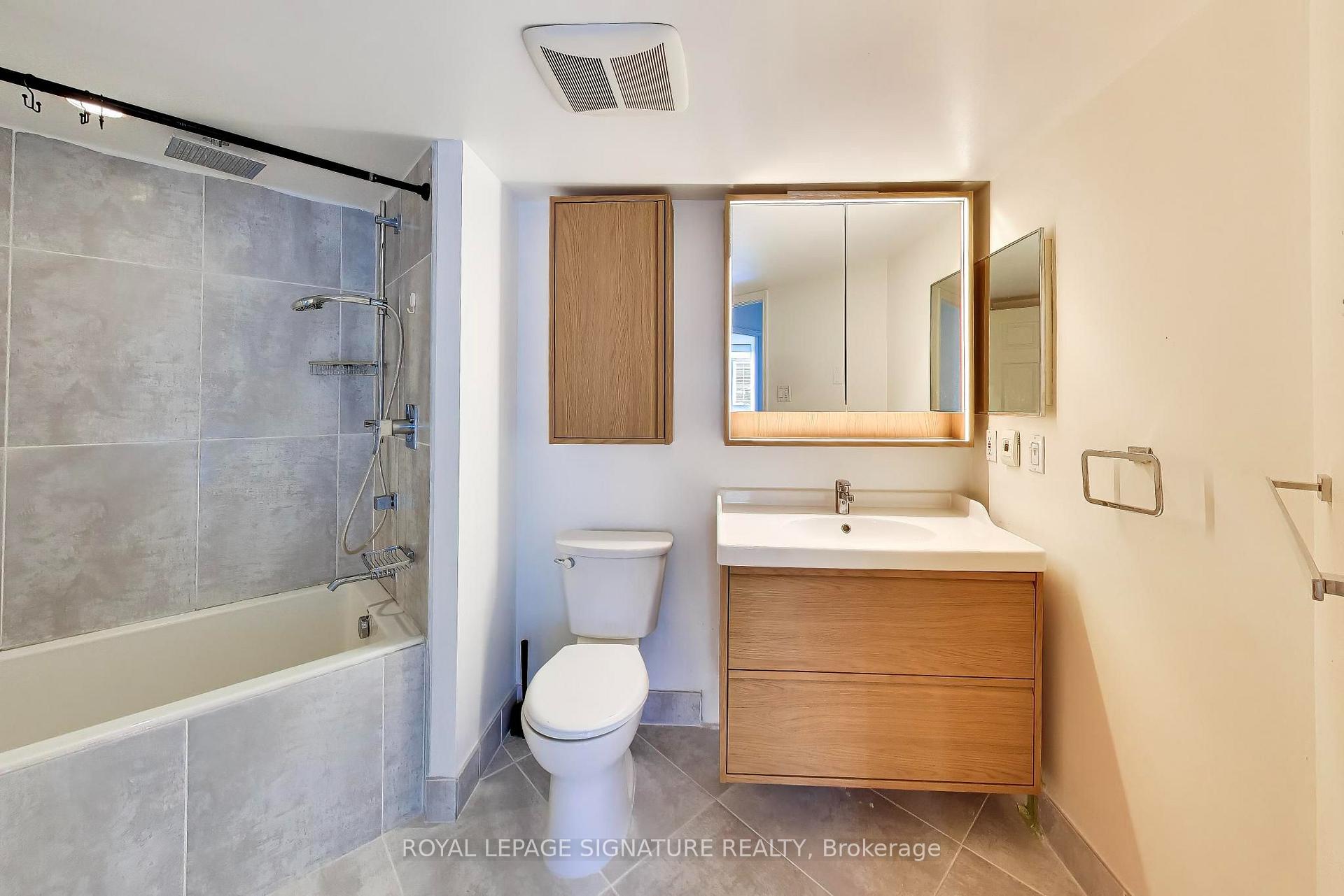 Photo 14 of Unit TH5, 11 Broadway Avenue, Toronto, Mount Pleasant West — HOMEH