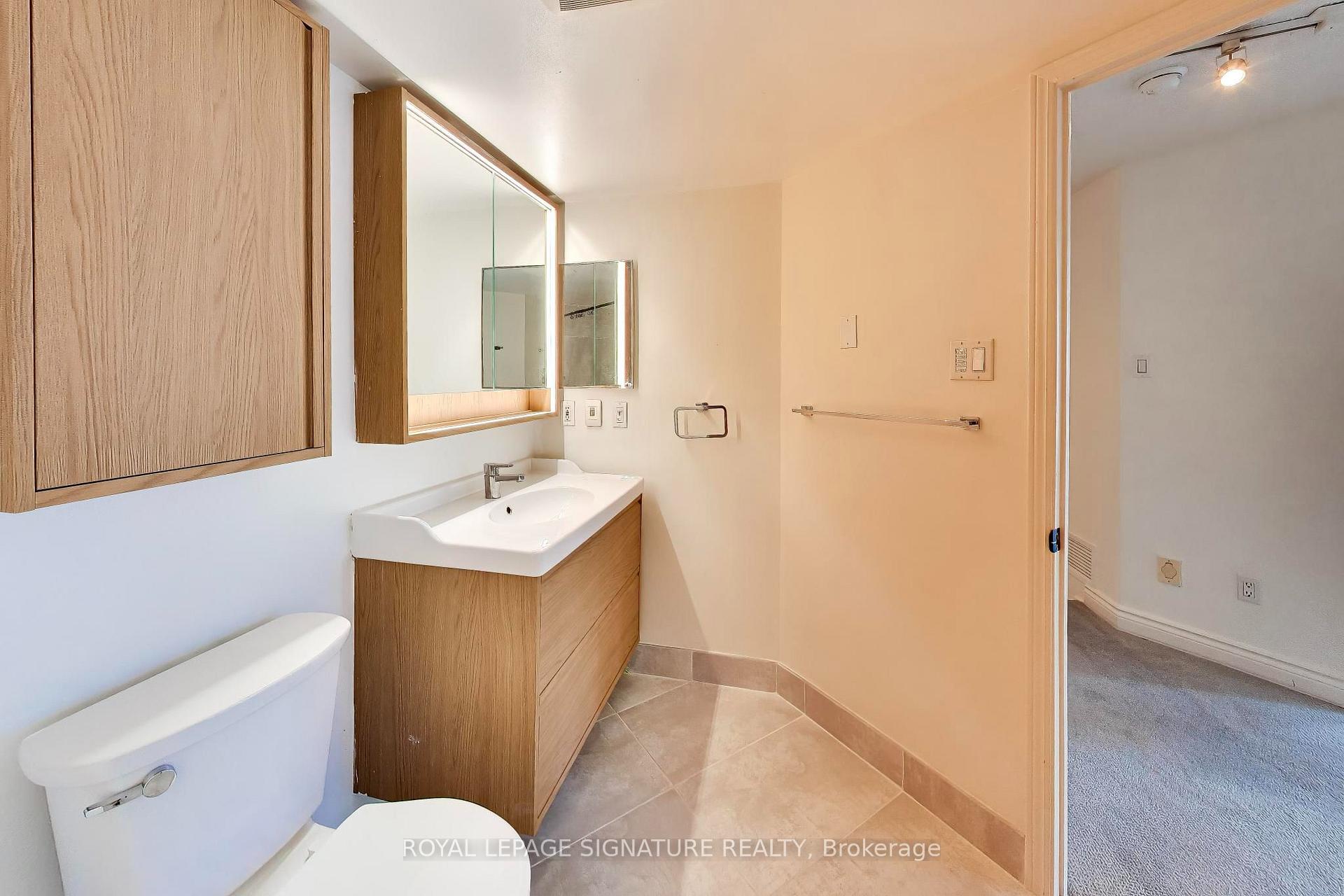 Photo 15 of Unit TH5, 11 Broadway Avenue, Toronto, Mount Pleasant West — HOMEH