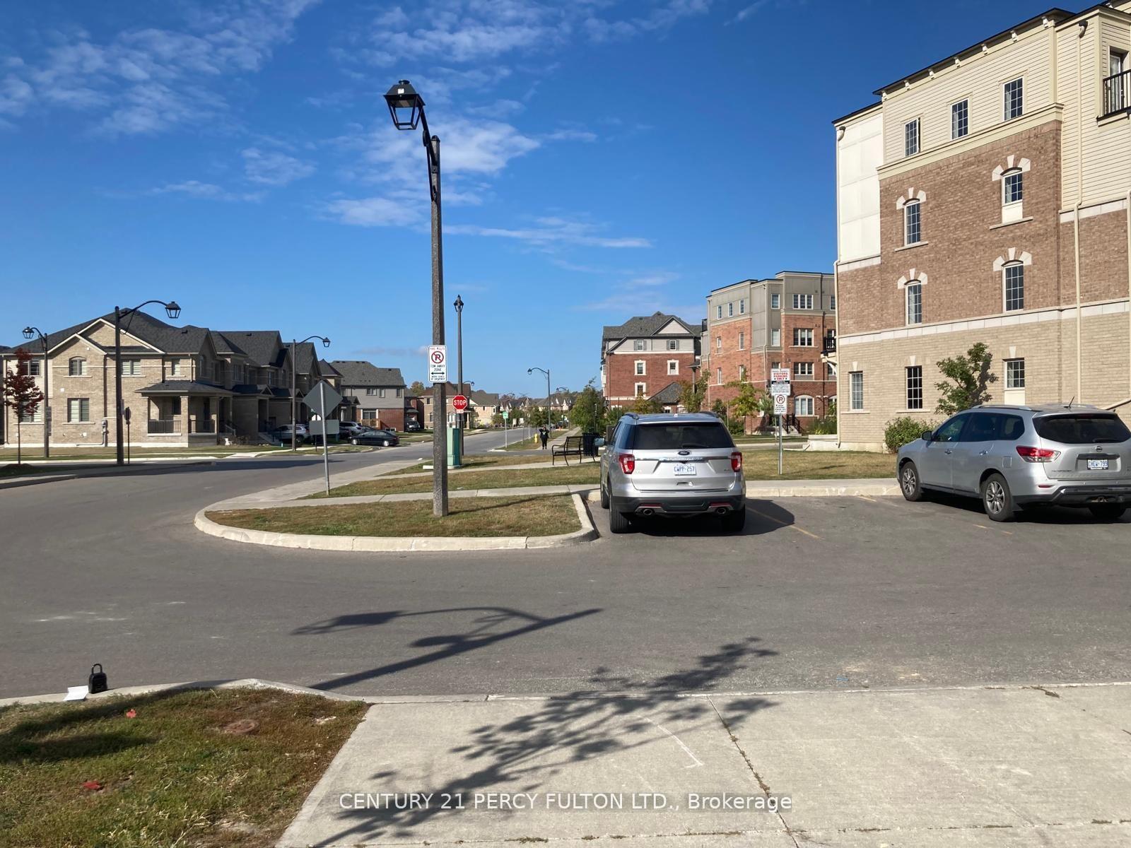 Photo 6 of 45 Pony Path, Oshawa, Windfields — HOMEH