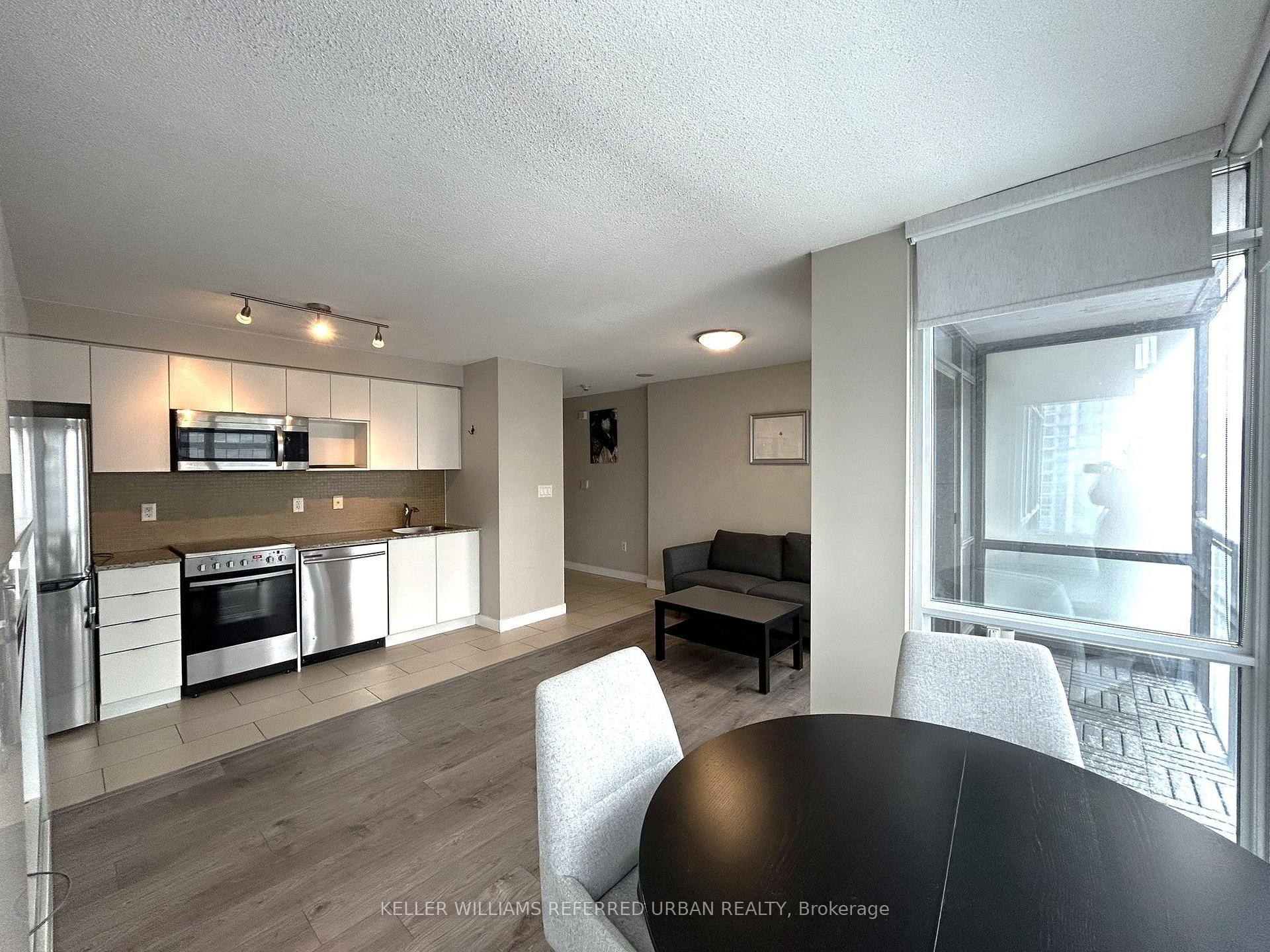 Photo 4 of Unit 2906, 15 Fort York Boulevard, Toronto, Waterfront Communities — HOMEH