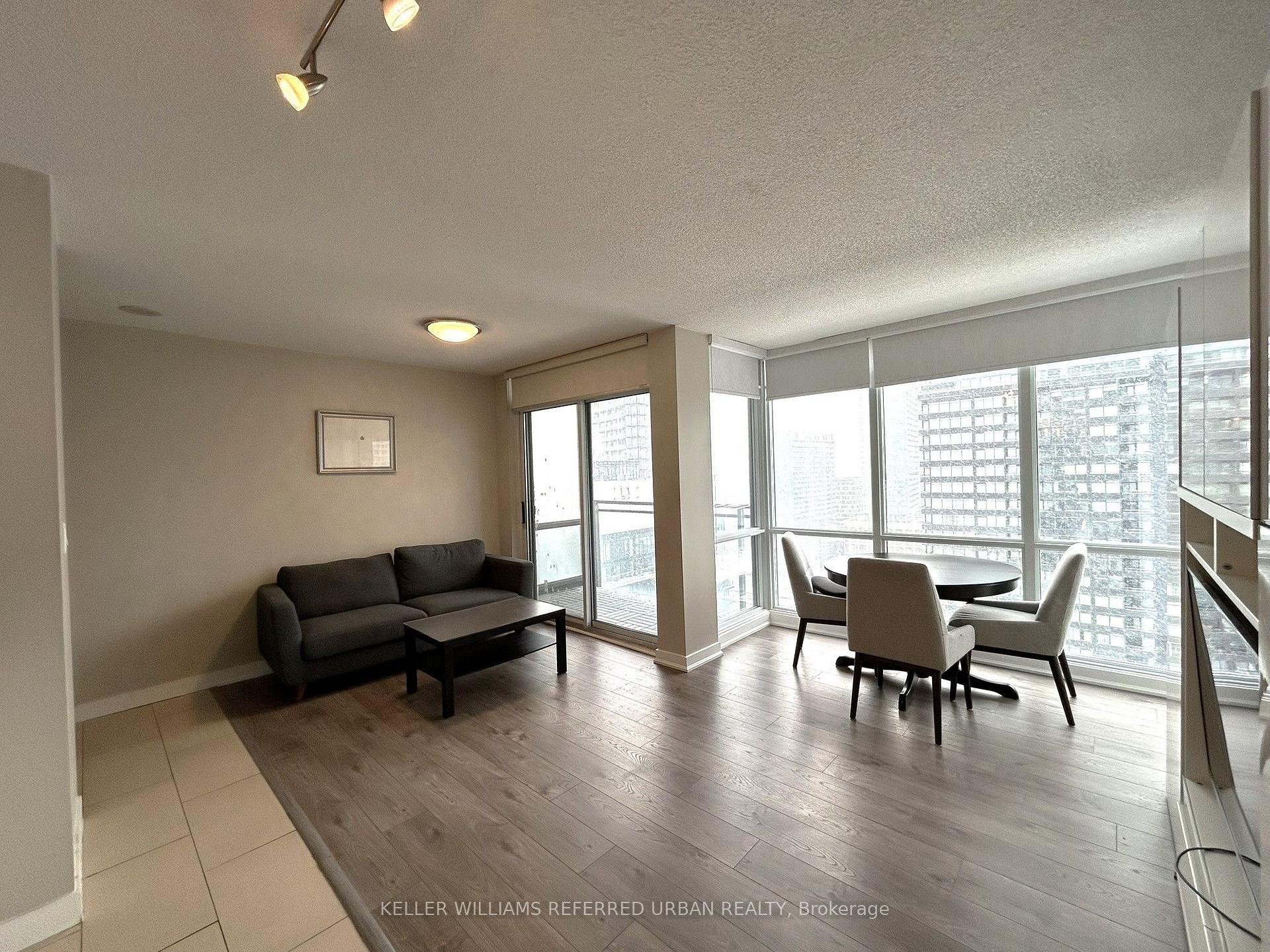 Photo 5 of Unit 2906, 15 Fort York Boulevard, Toronto, Waterfront Communities — HOMEH