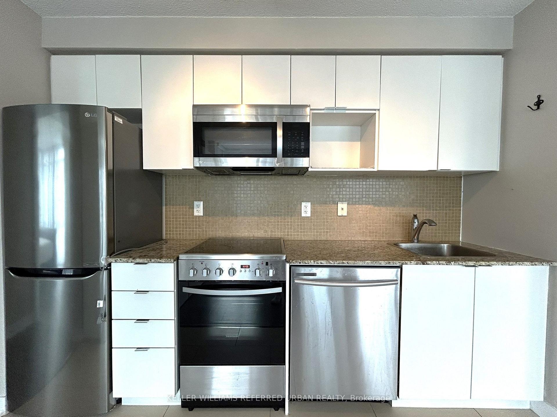 Photo 6 of Unit 2906, 15 Fort York Boulevard, Toronto, Waterfront Communities — HOMEH