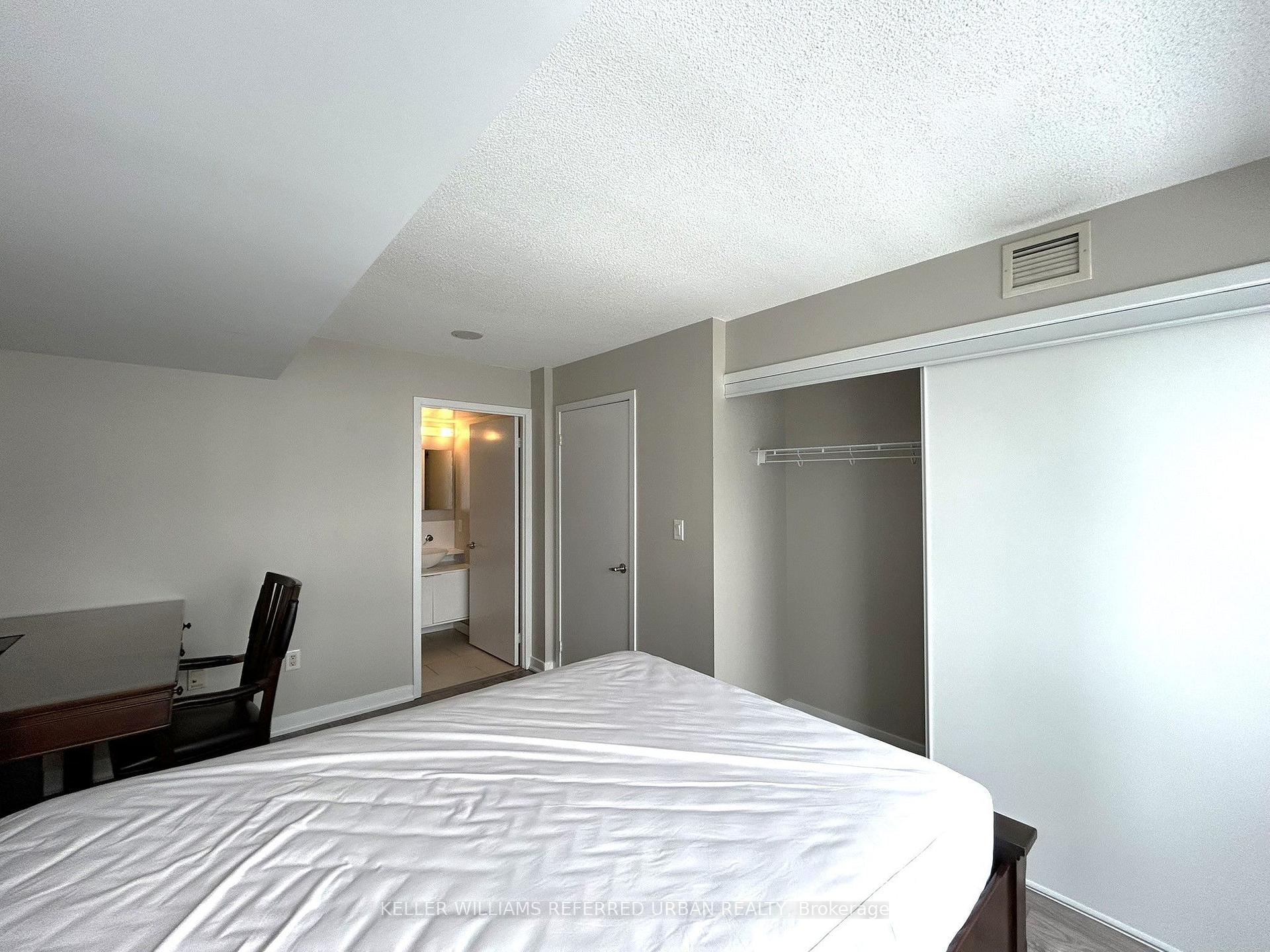 Photo 8 of Unit 2906, 15 Fort York Boulevard, Toronto, Waterfront Communities — HOMEH