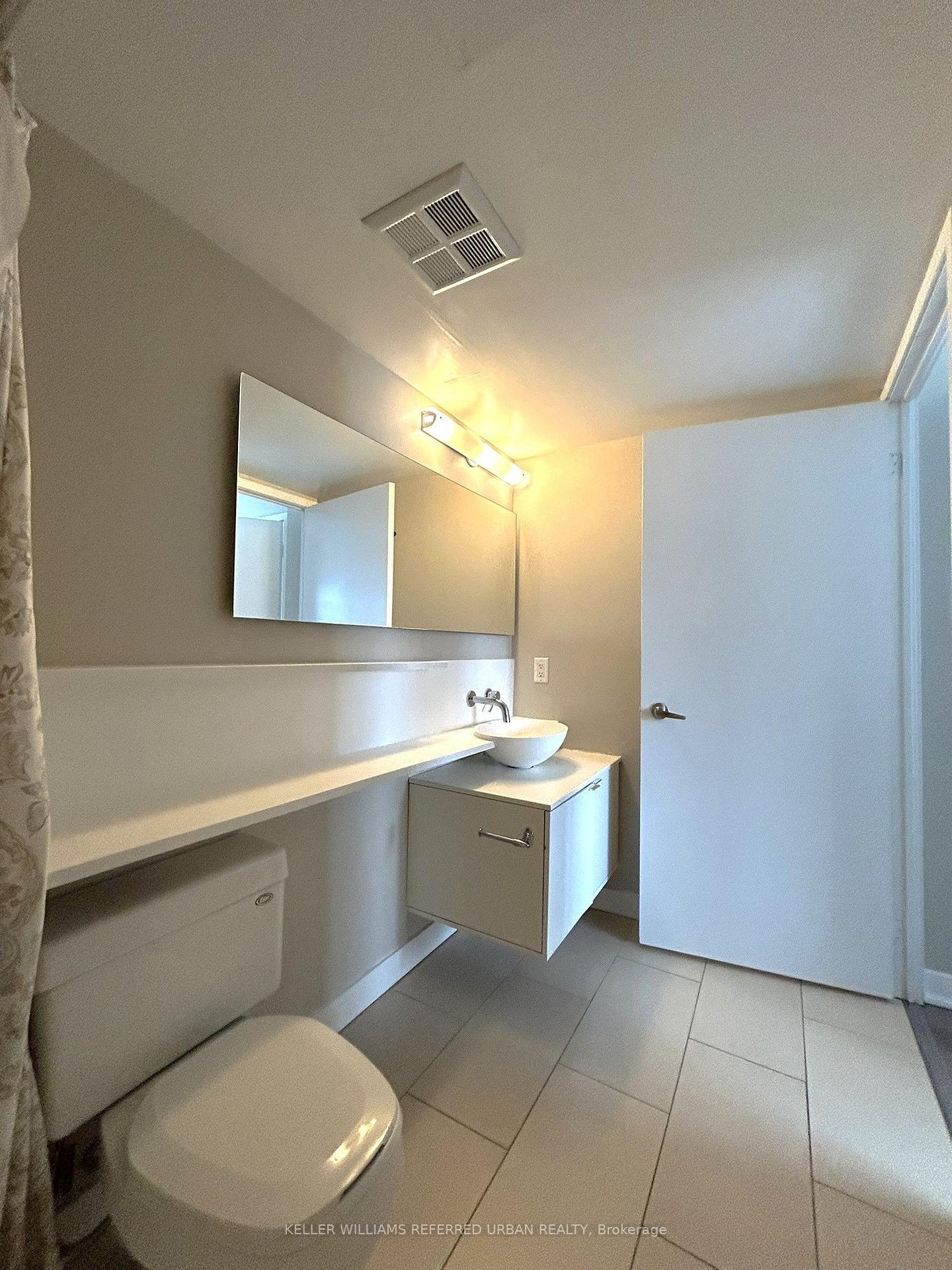 Photo 11 of Unit 2906, 15 Fort York Boulevard, Toronto, Waterfront Communities — HOMEH