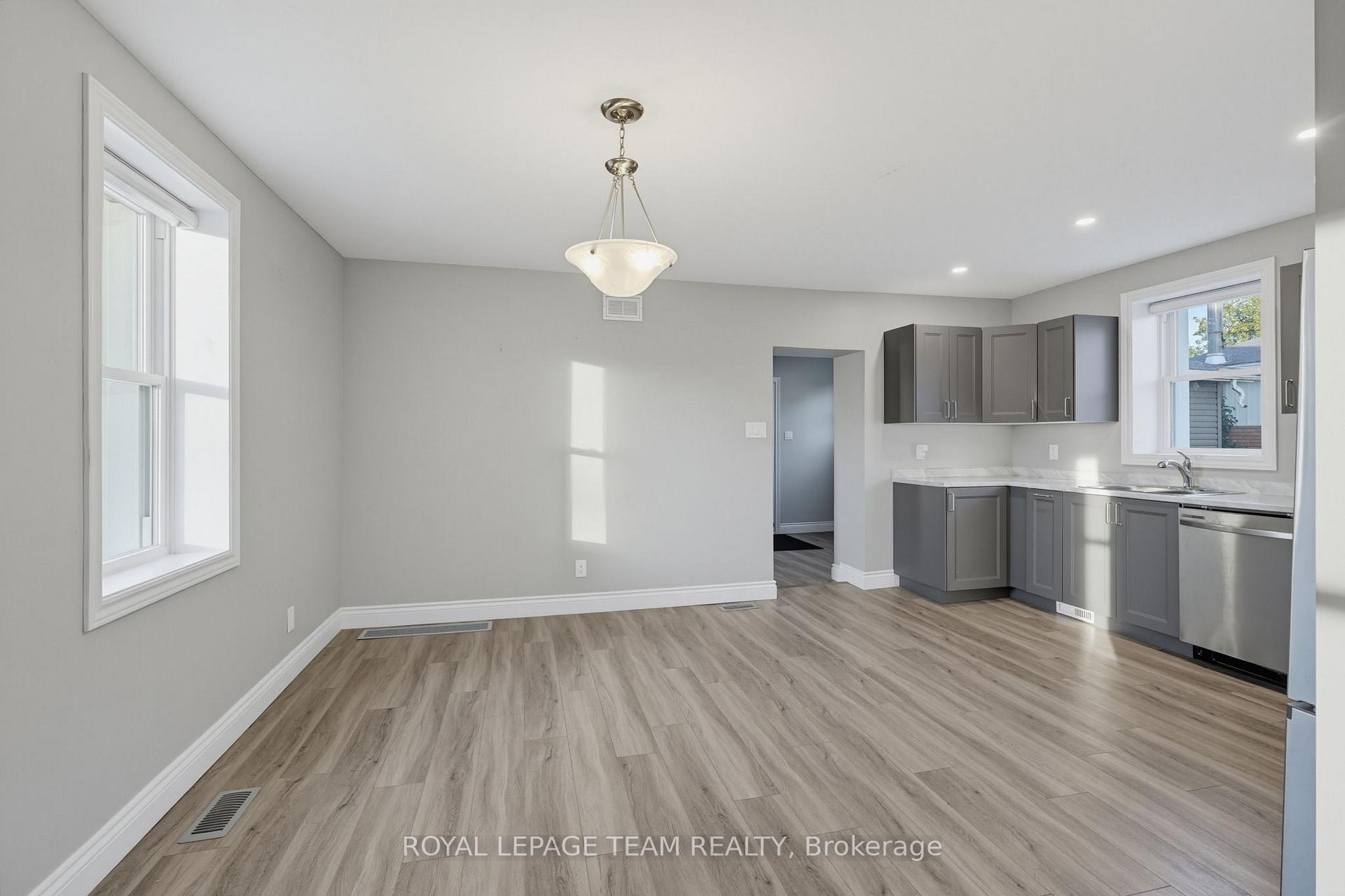 Photo 10 of 81 Bank Street S, Renfrew, Renfrew — HOMEH