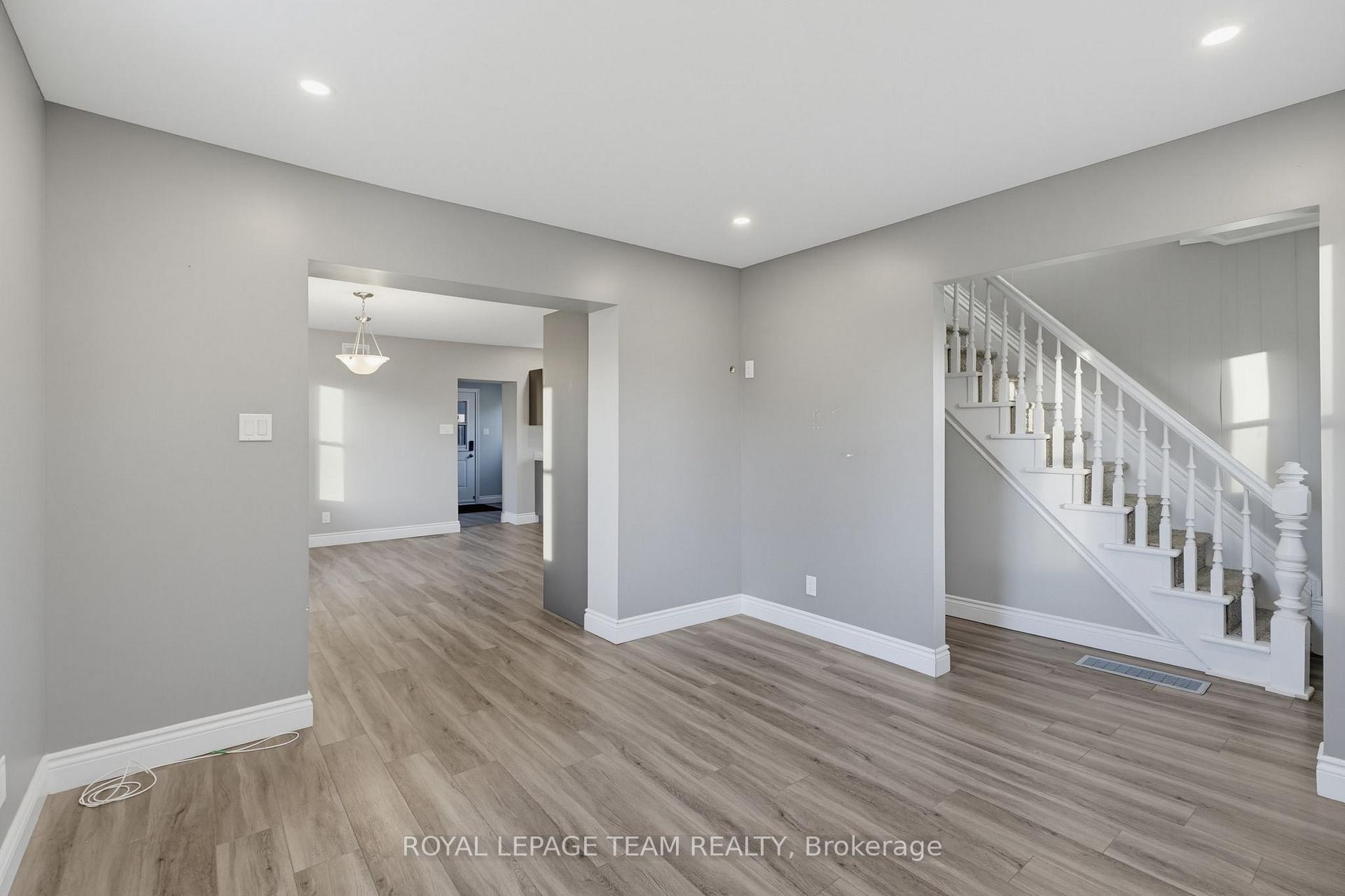 Photo 13 of 81 Bank Street S, Renfrew, Renfrew — HOMEH