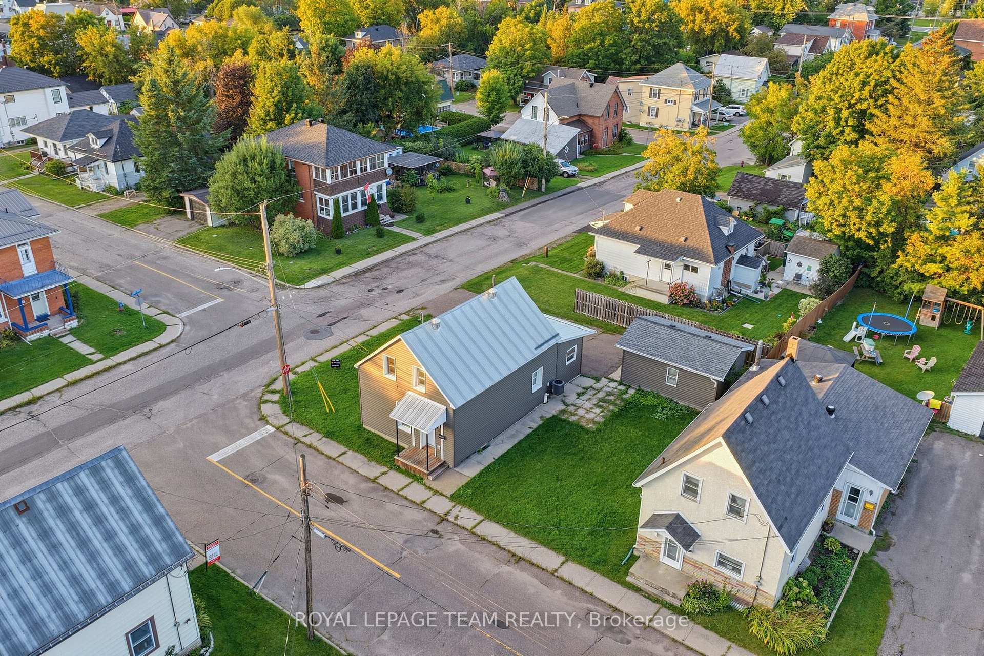 Photo 25 of 81 Bank Street S, Renfrew, Renfrew — HOMEH