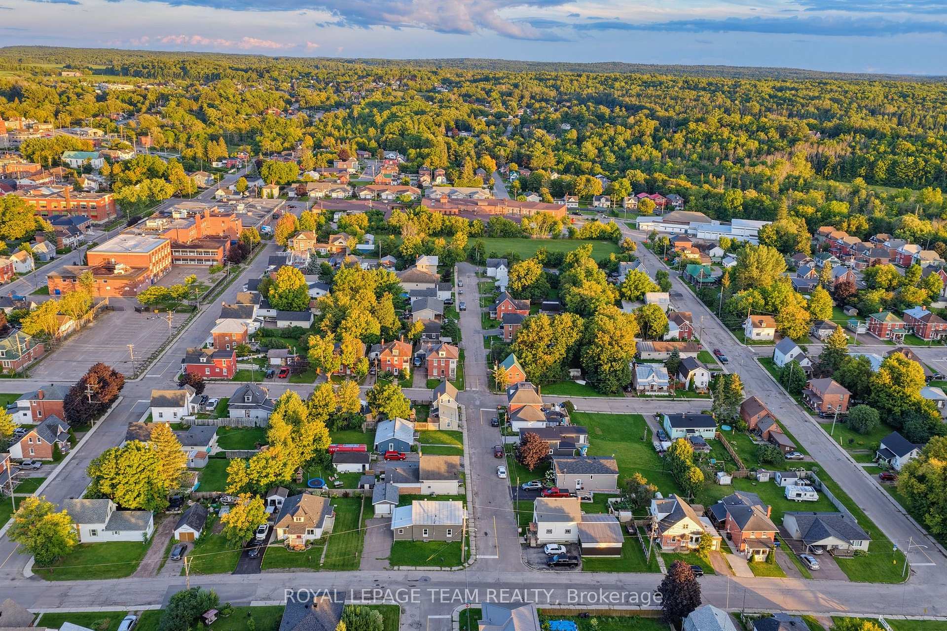 Photo 32 of 81 Bank Street S, Renfrew, Renfrew — HOMEH