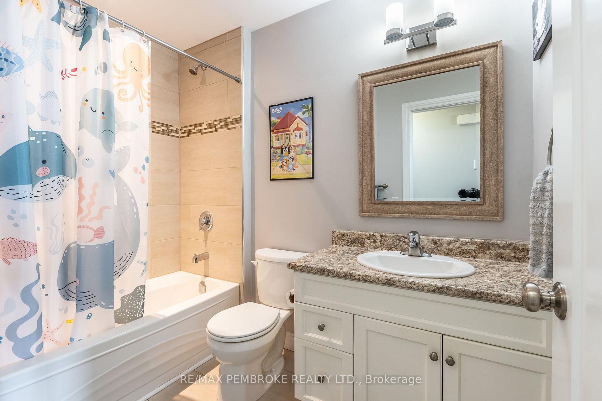 Photo 17 of 521 Gardner Crescent, Petawawa, Petawawa — HOMEH