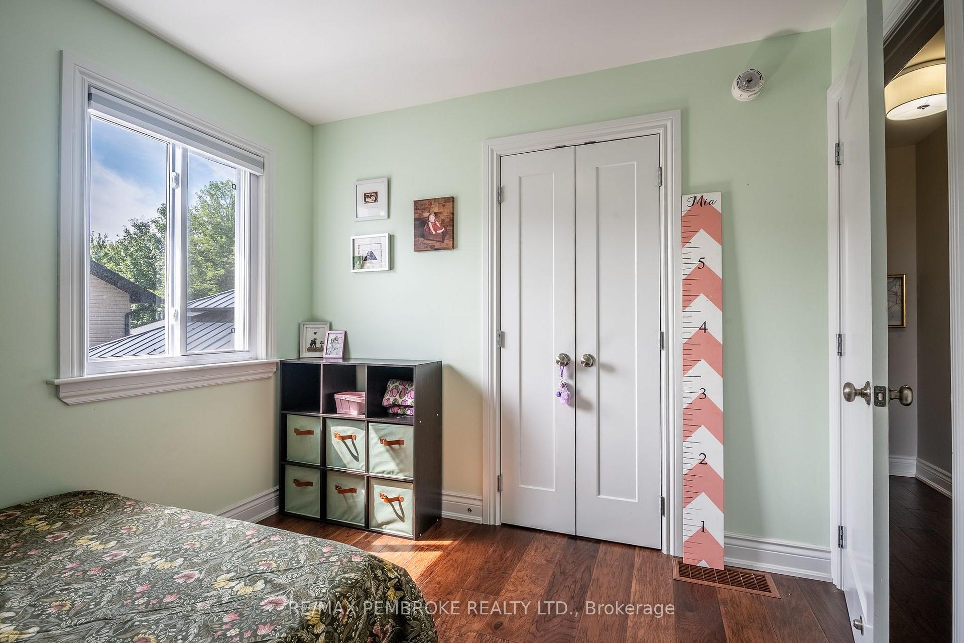 Photo 26 of 521 Gardner Crescent, Petawawa, Petawawa — HOMEH