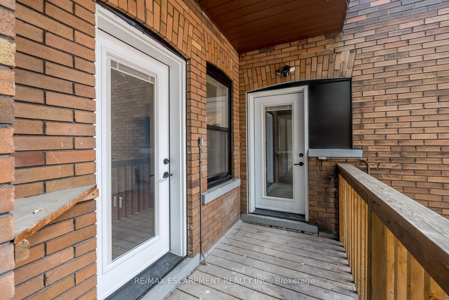 Photo 9 of Unit 4, 127 Victoria Avenue S, Hamilton, Stinson — HOMEH