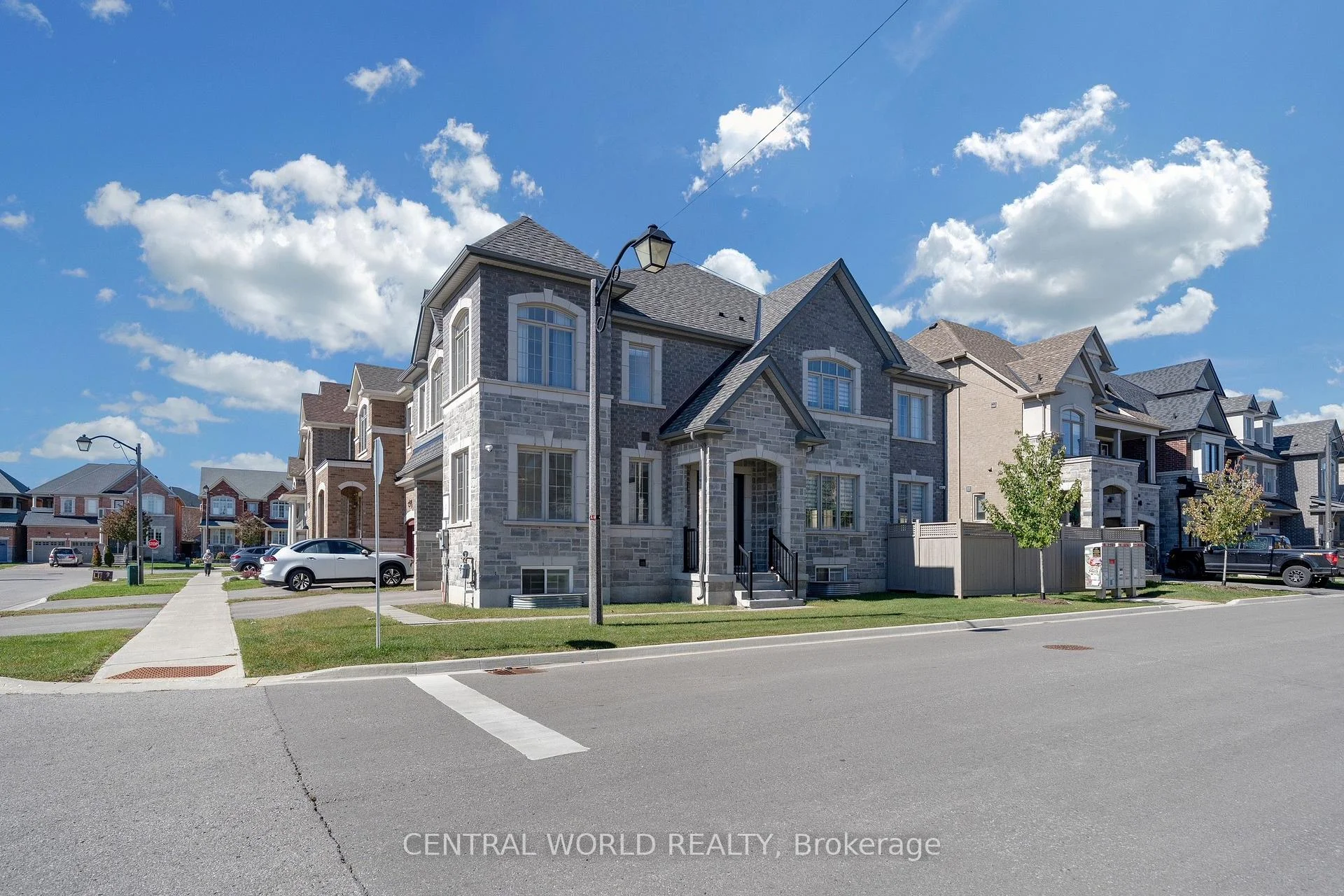 Photo 26 of 395 Fred McLaren Boulevard, Markham, Wismer — HOMEH