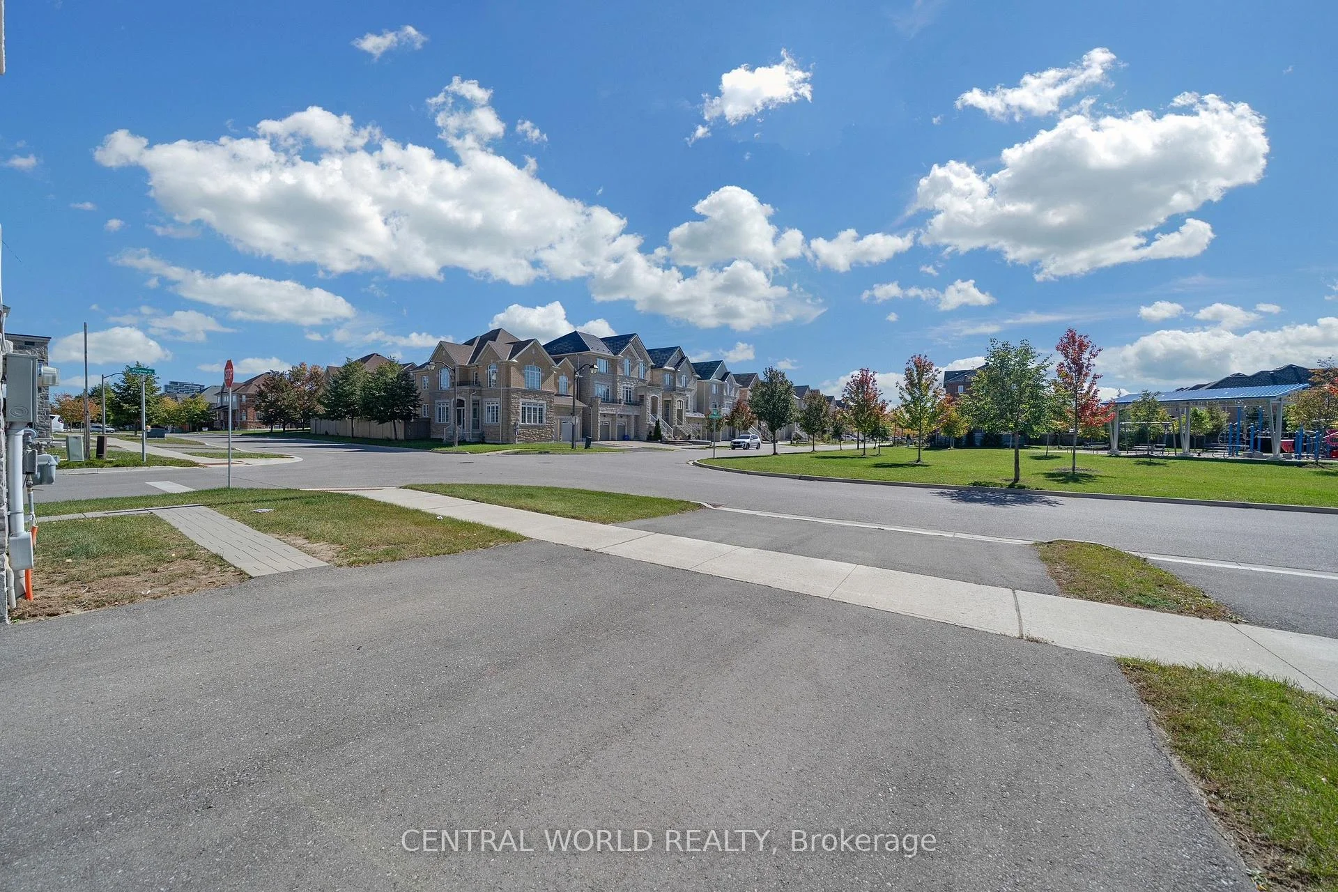 Photo 27 of 395 Fred McLaren Boulevard, Markham, Wismer — HOMEH