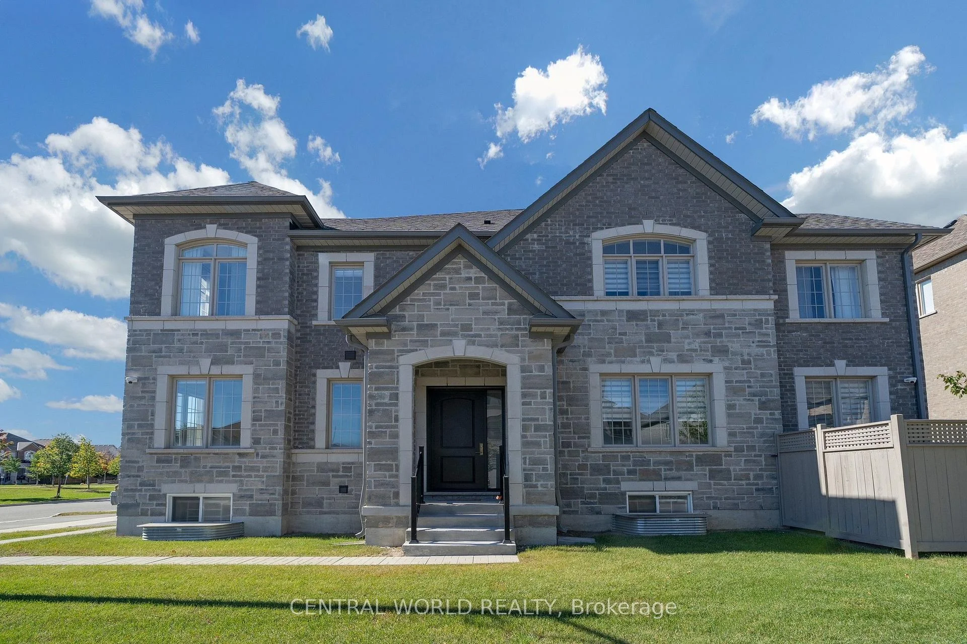 Photo 28 of 395 Fred McLaren Boulevard, Markham, Wismer — HOMEH