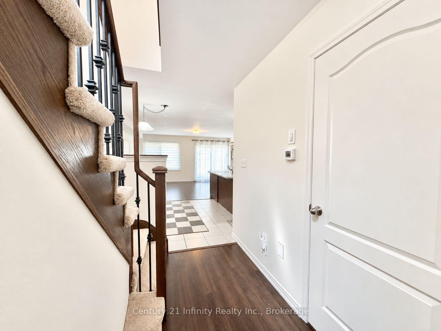 Photo 4 of 2339 Dress Circle Crescent, Oshawa, Windfields — HOMEH