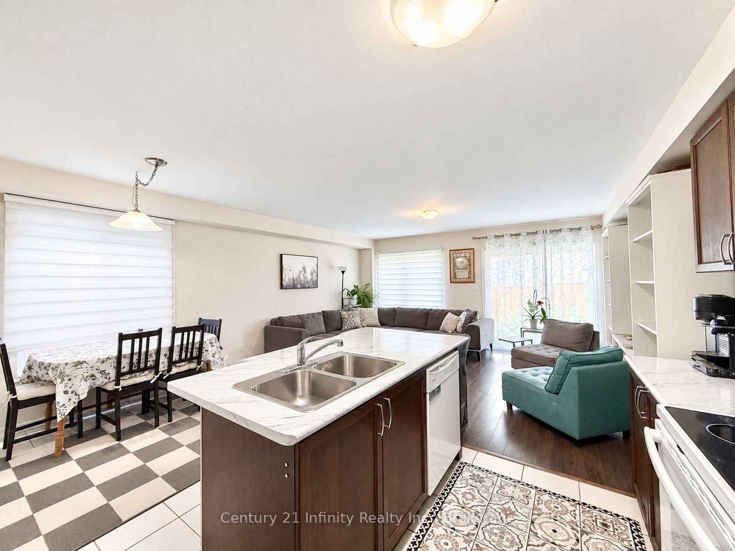 Photo 11 of 2339 Dress Circle Crescent, Oshawa, Windfields — HOMEH