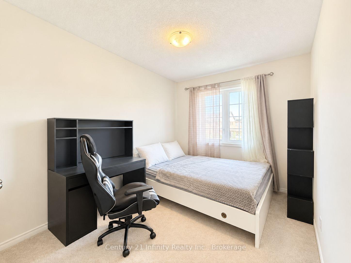 Photo 13 of 2339 Dress Circle Crescent, Oshawa, Windfields — HOMEH