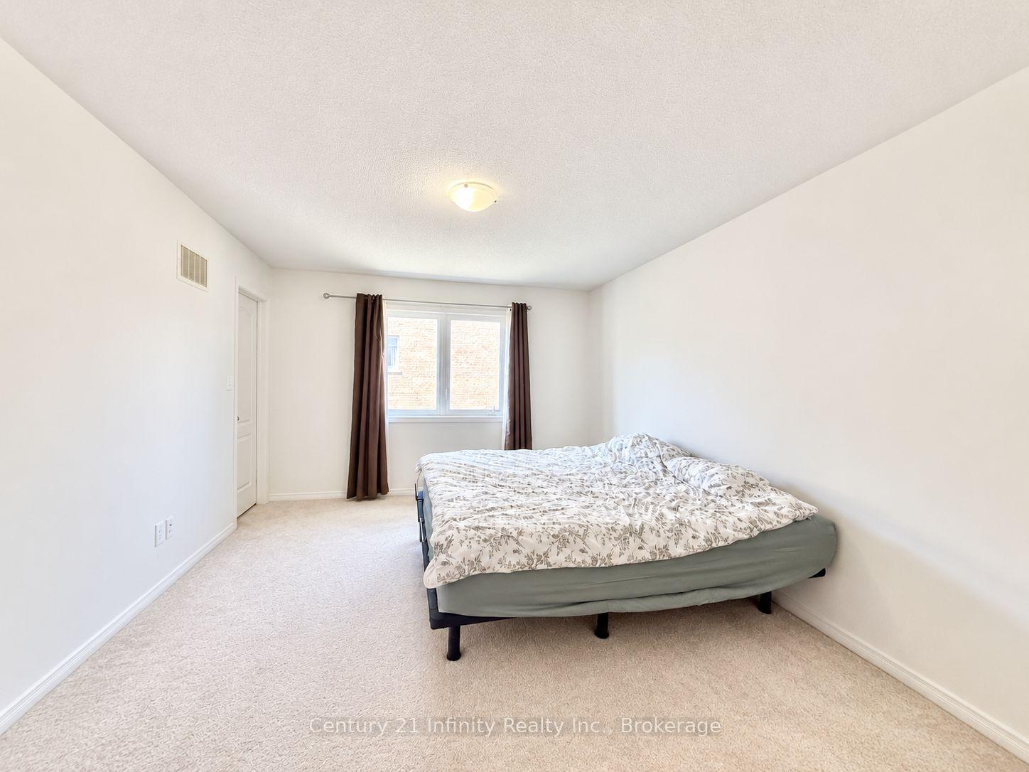 Photo 16 of 2339 Dress Circle Crescent, Oshawa, Windfields — HOMEH