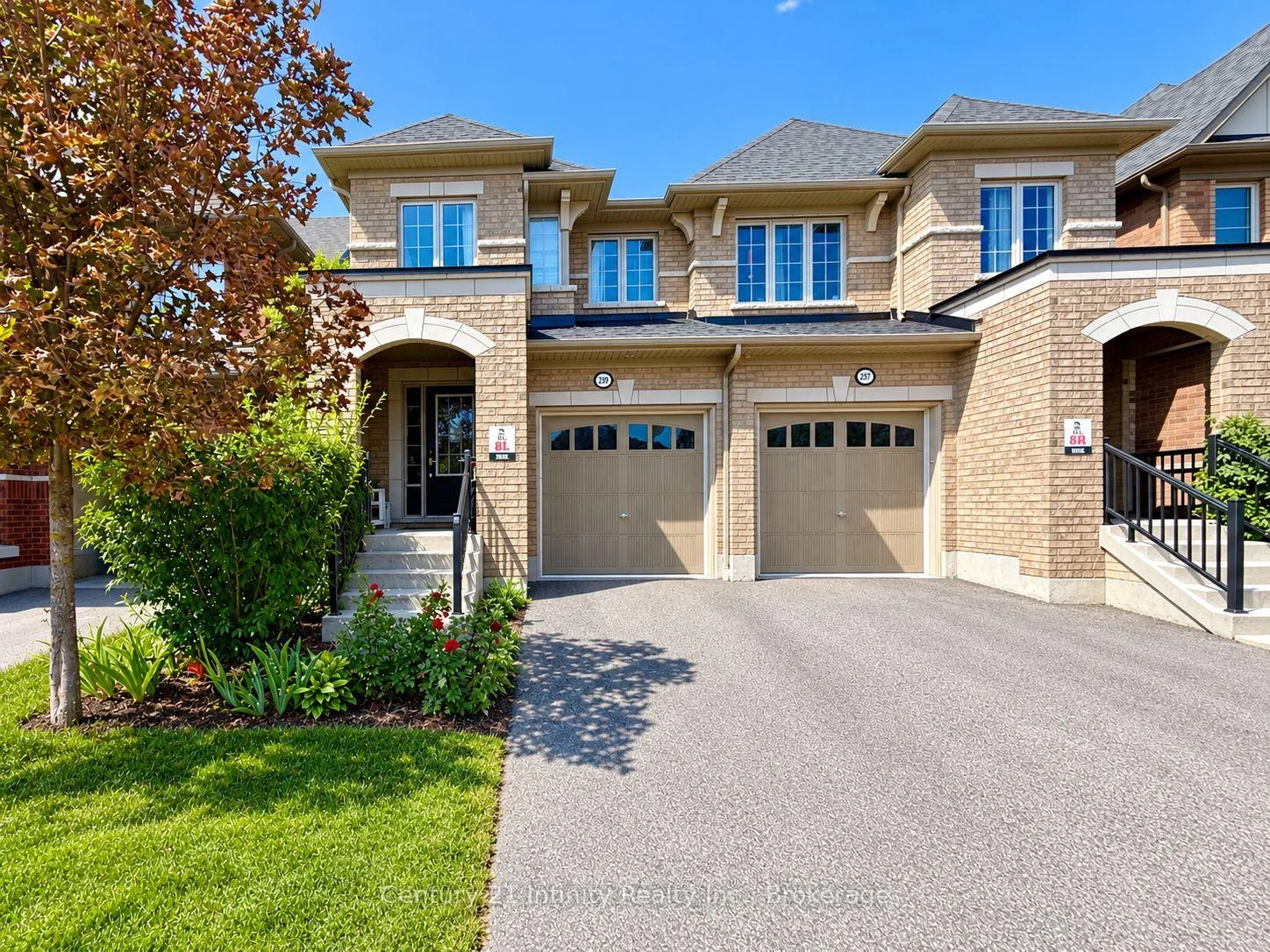Photo 2 of 2339 Dress Circle Crescent, Oshawa, Windfields — HOMEH