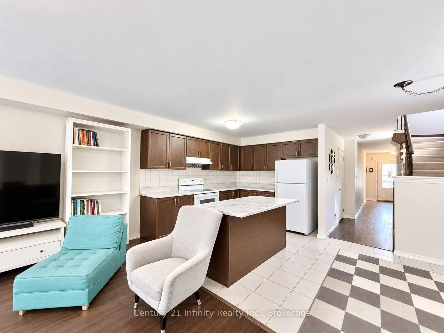 Photo 3 of 2339 Dress Circle Crescent, Oshawa, Windfields — HOMEH