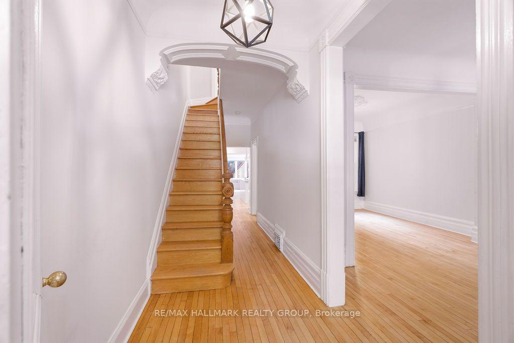 Photo 4 of 566 MacLaren Street, Ottawa, Ottawa Centre — HOMEH