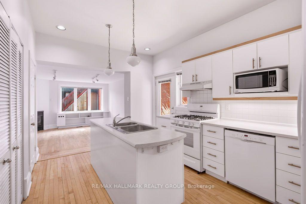 Photo 10 of 566 MacLaren Street, Ottawa, Ottawa Centre — HOMEH