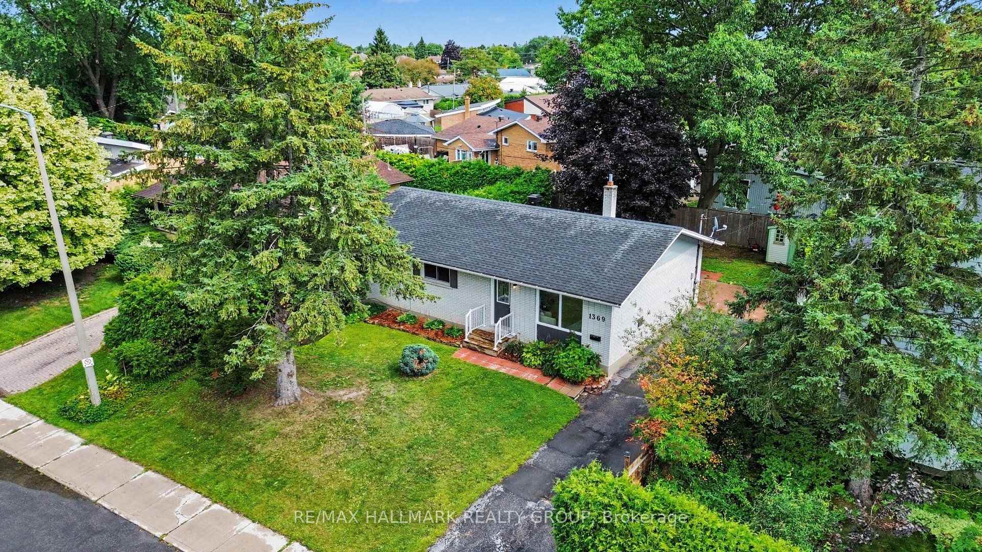 Photo 3 of 1369 Duford Drive, Ottawa, Bilberry Creek/Queenswood Heights — HOMEH