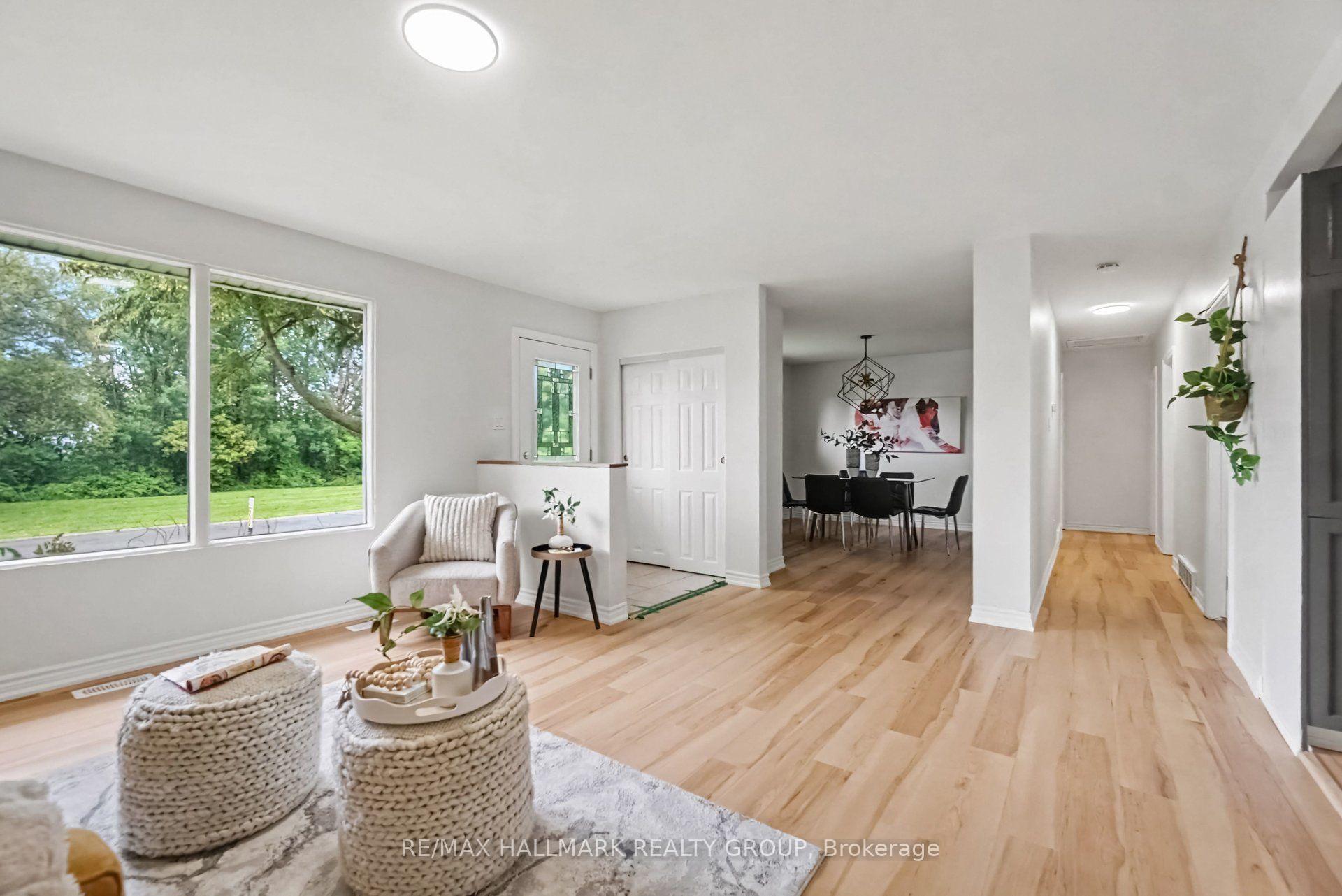 Photo 11 of 1369 Duford Drive, Ottawa, Bilberry Creek/Queenswood Heights — HOMEH