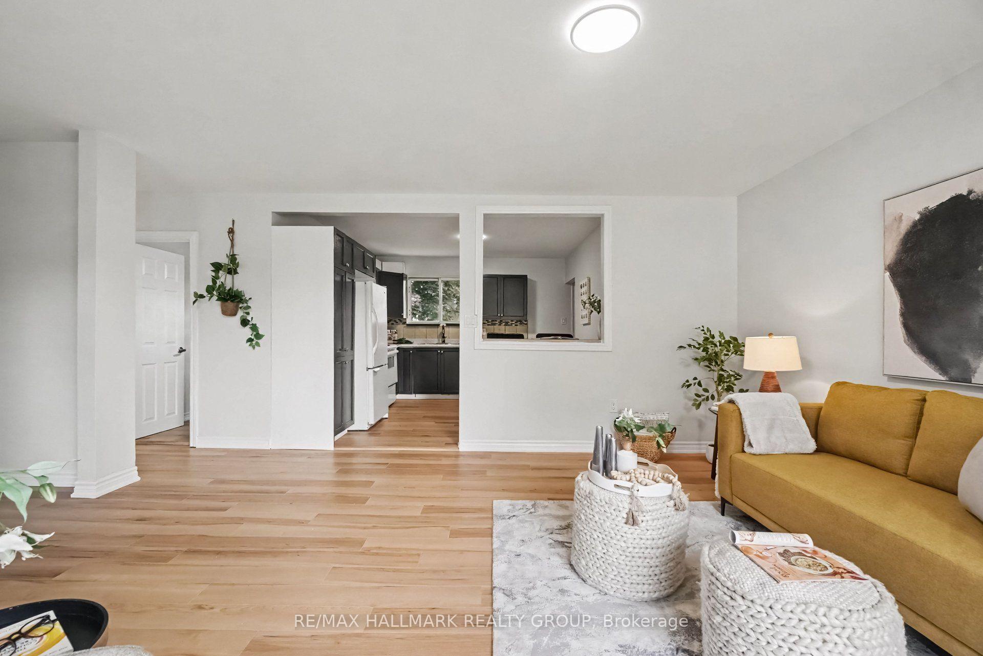 Photo 12 of 1369 Duford Drive, Ottawa, Bilberry Creek/Queenswood Heights — HOMEH