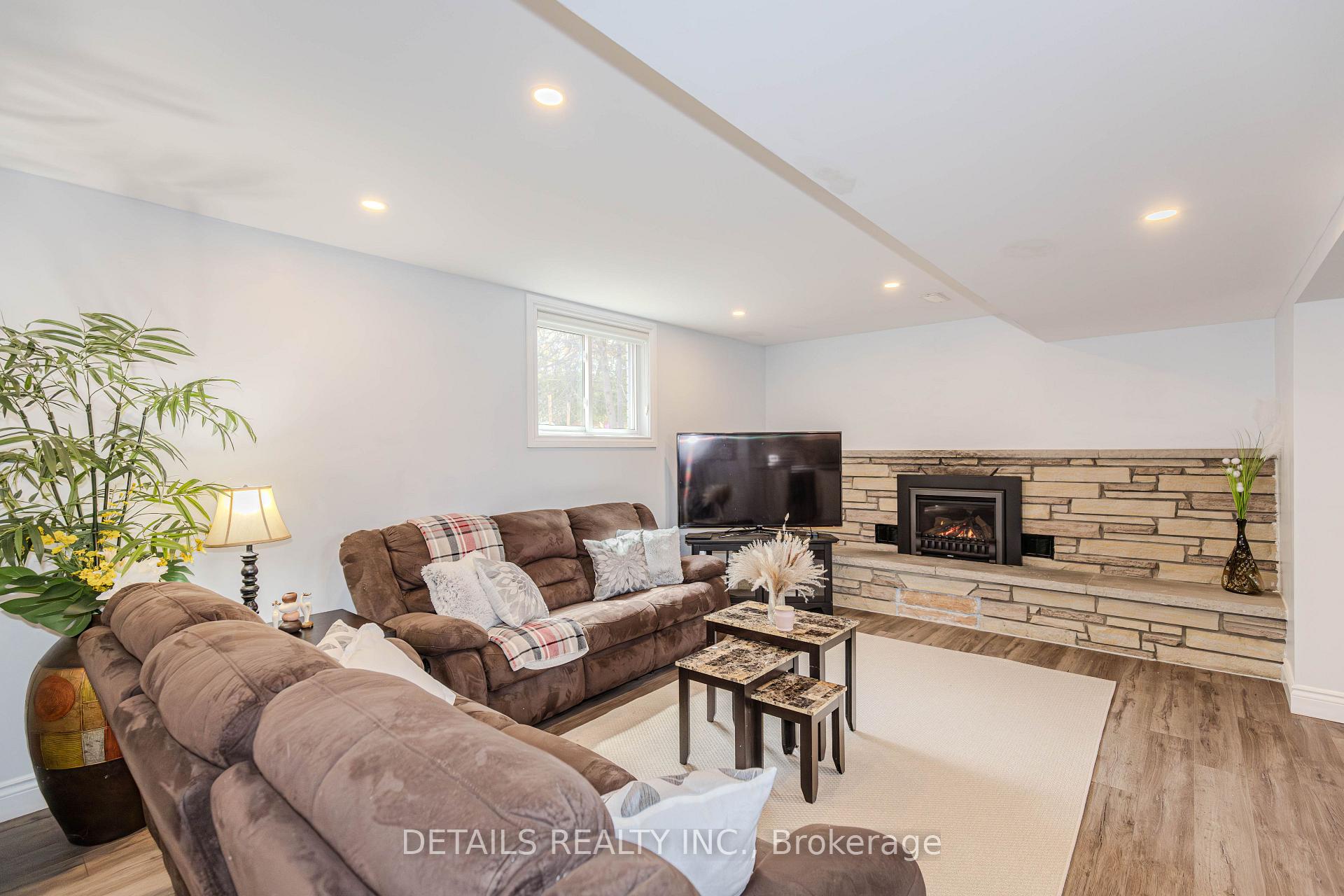 Photo 11 of 7 Kerry Crescent E, Ottawa, City View/Skyline/Fisher Heights/Parkwood Hills — HOMEH
