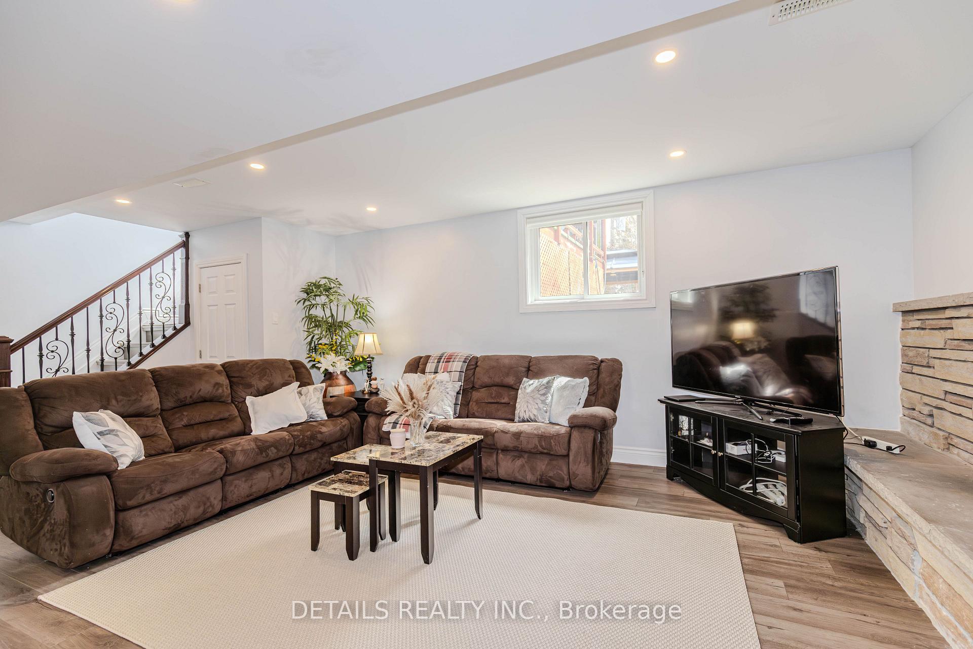 Photo 12 of 7 Kerry Crescent E, Ottawa, City View/Skyline/Fisher Heights/Parkwood Hills — HOMEH