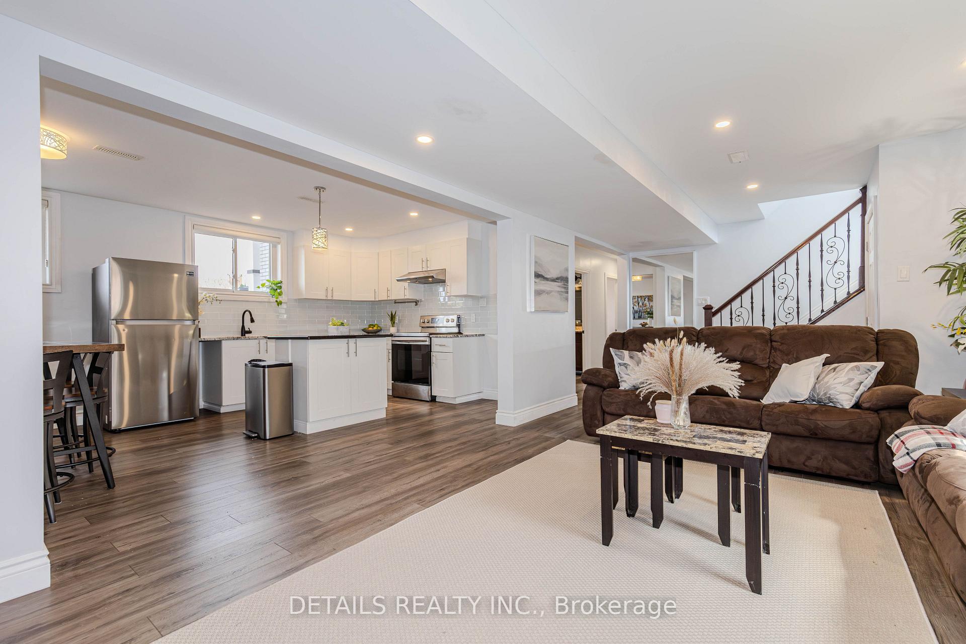 Photo 13 of 7 Kerry Crescent E, Ottawa, City View/Skyline/Fisher Heights/Parkwood Hills — HOMEH