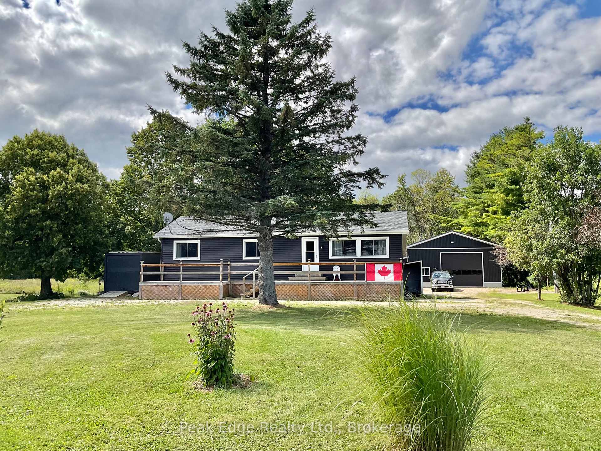 Photo of 887 Bruce Road 20