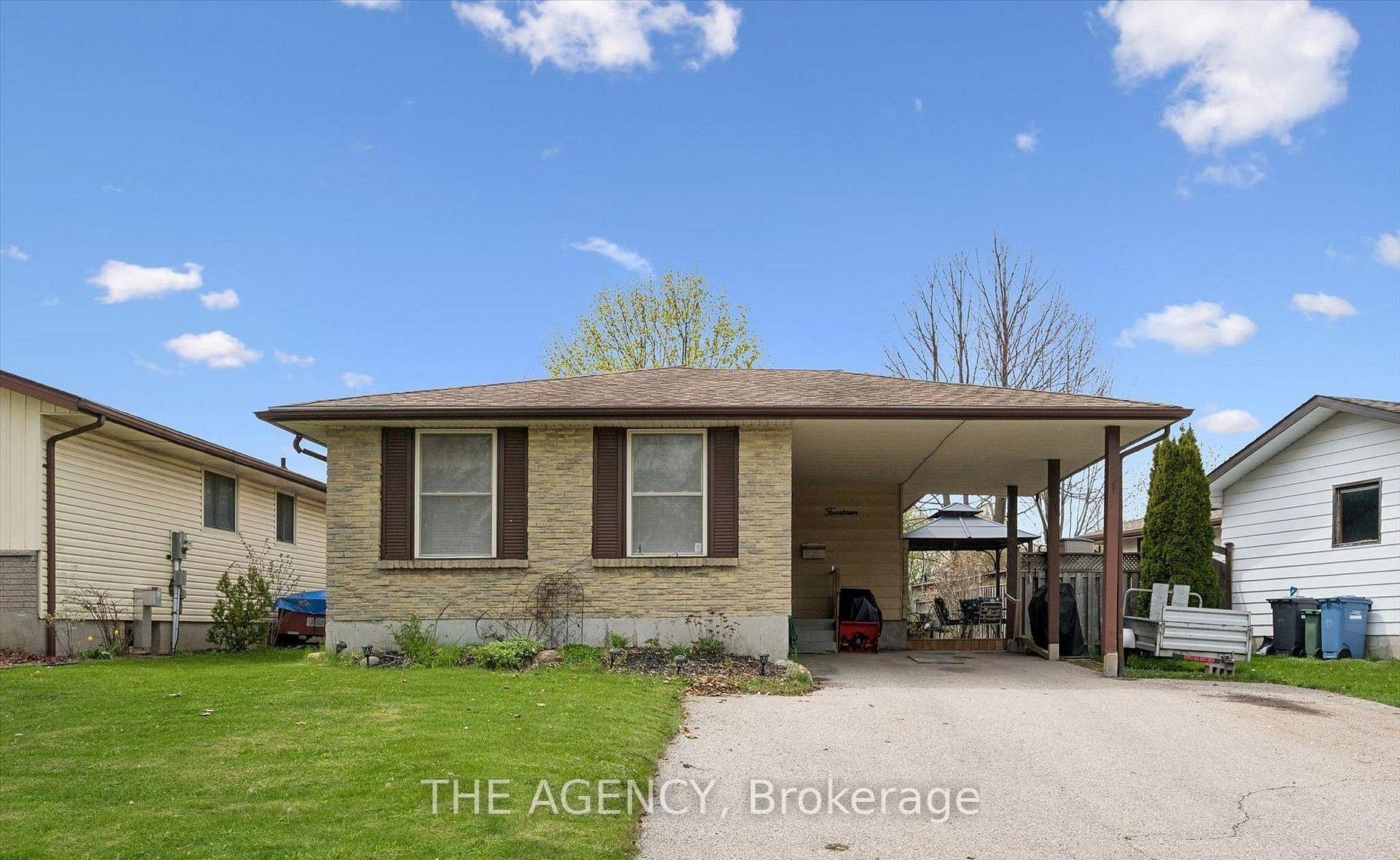 Photo 2 of 14 Muskoka Drive, Guelph, Victoria North — HOMEH