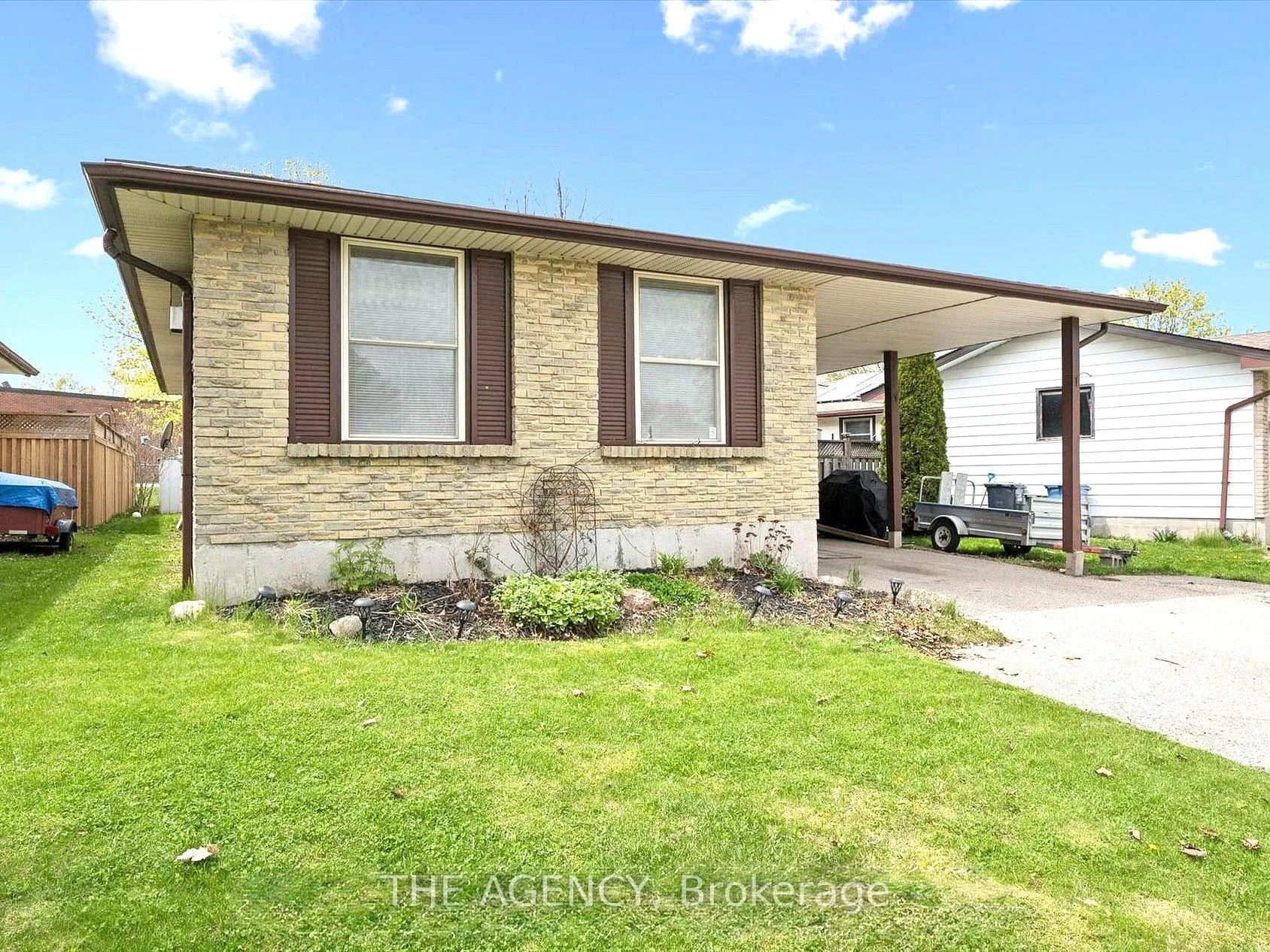 Photo 3 of 14 Muskoka Drive, Guelph, Victoria North — HOMEH