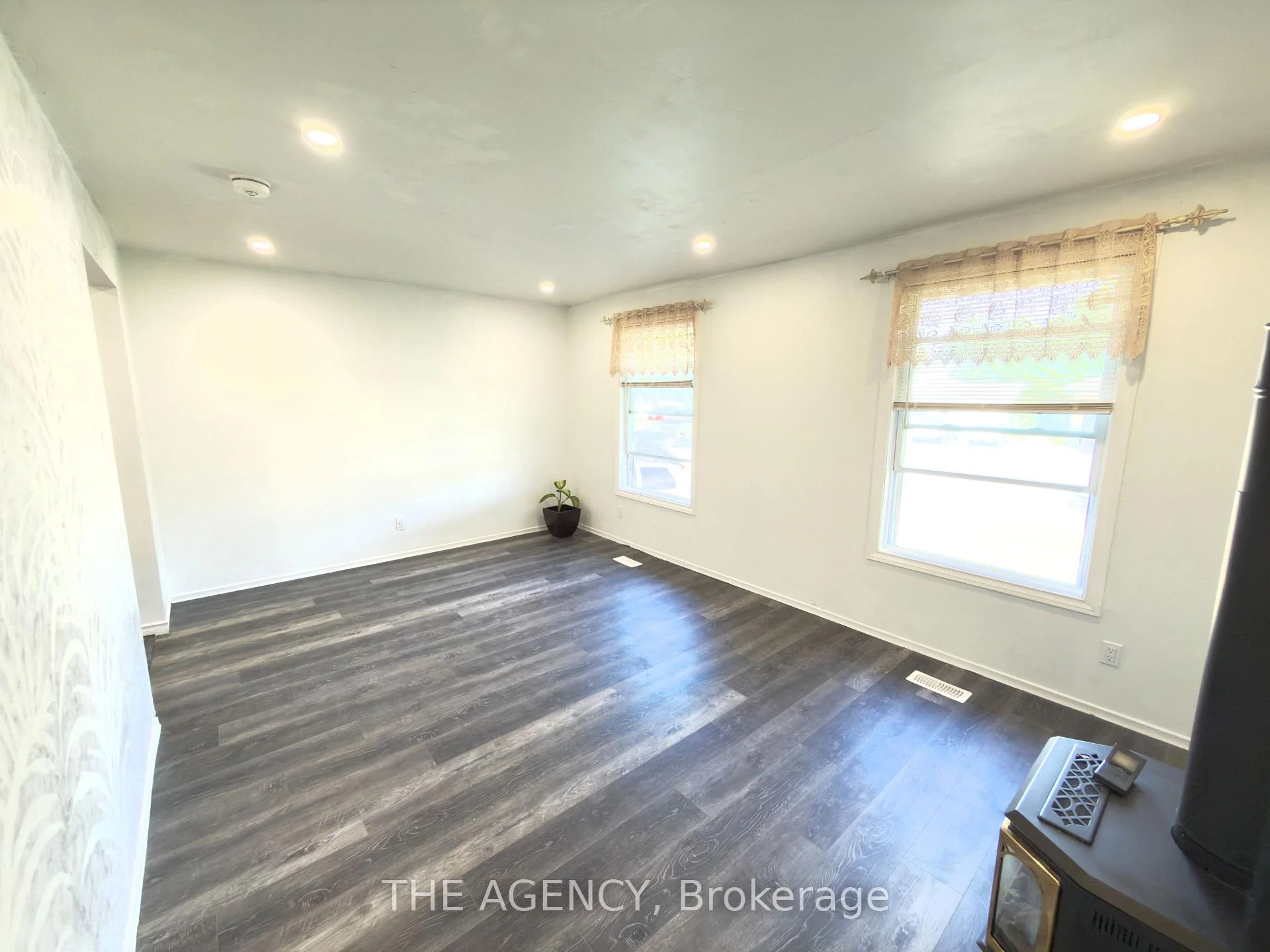 Photo 9 of 14 Muskoka Drive, Guelph, Victoria North — HOMEH