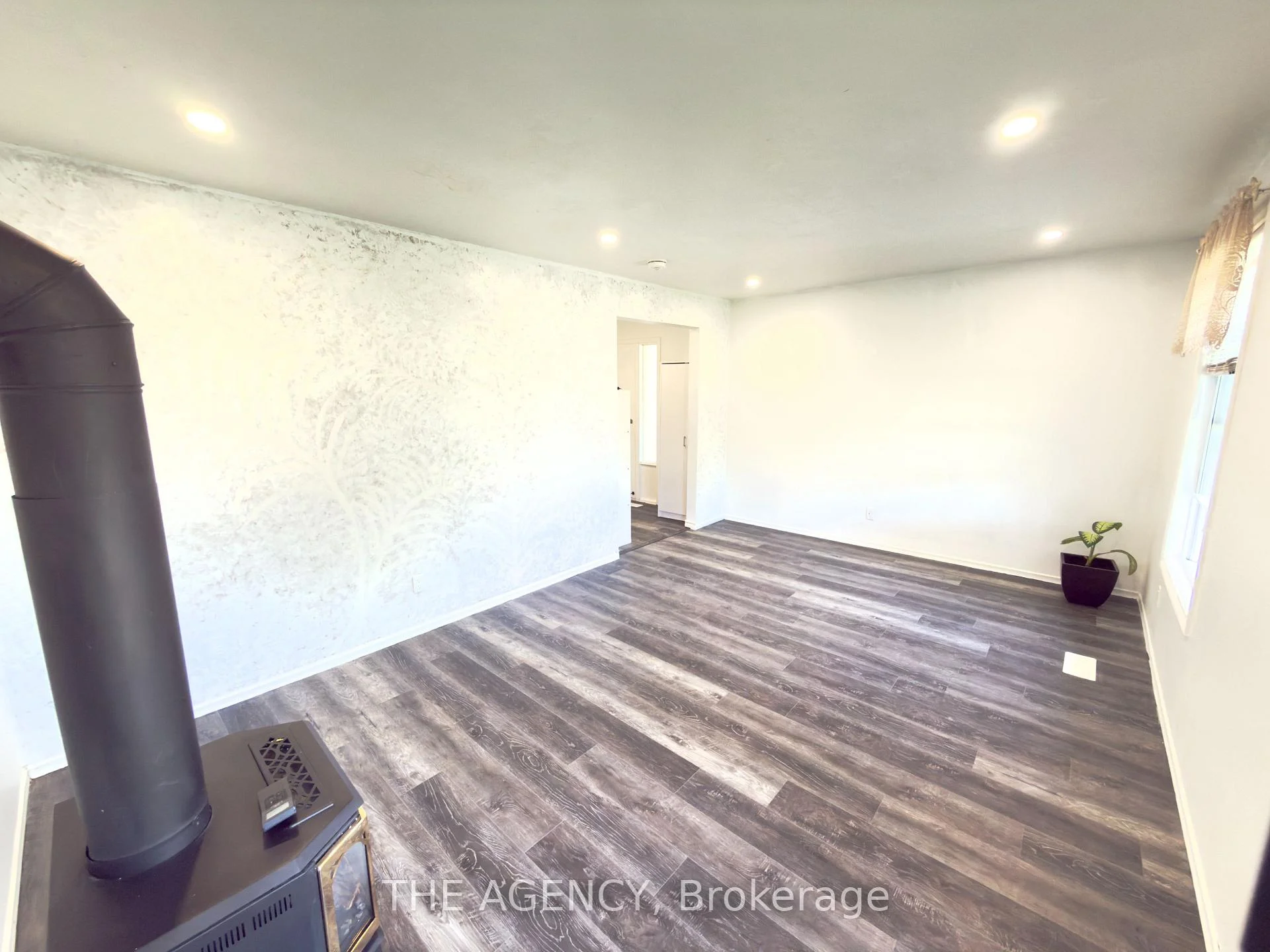Photo 10 of 14 Muskoka Drive, Guelph, Victoria North — HOMEH