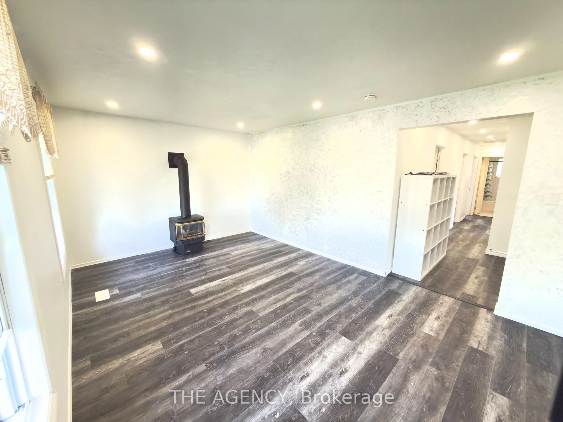 Photo 11 of 14 Muskoka Drive, Guelph, Victoria North — HOMEH