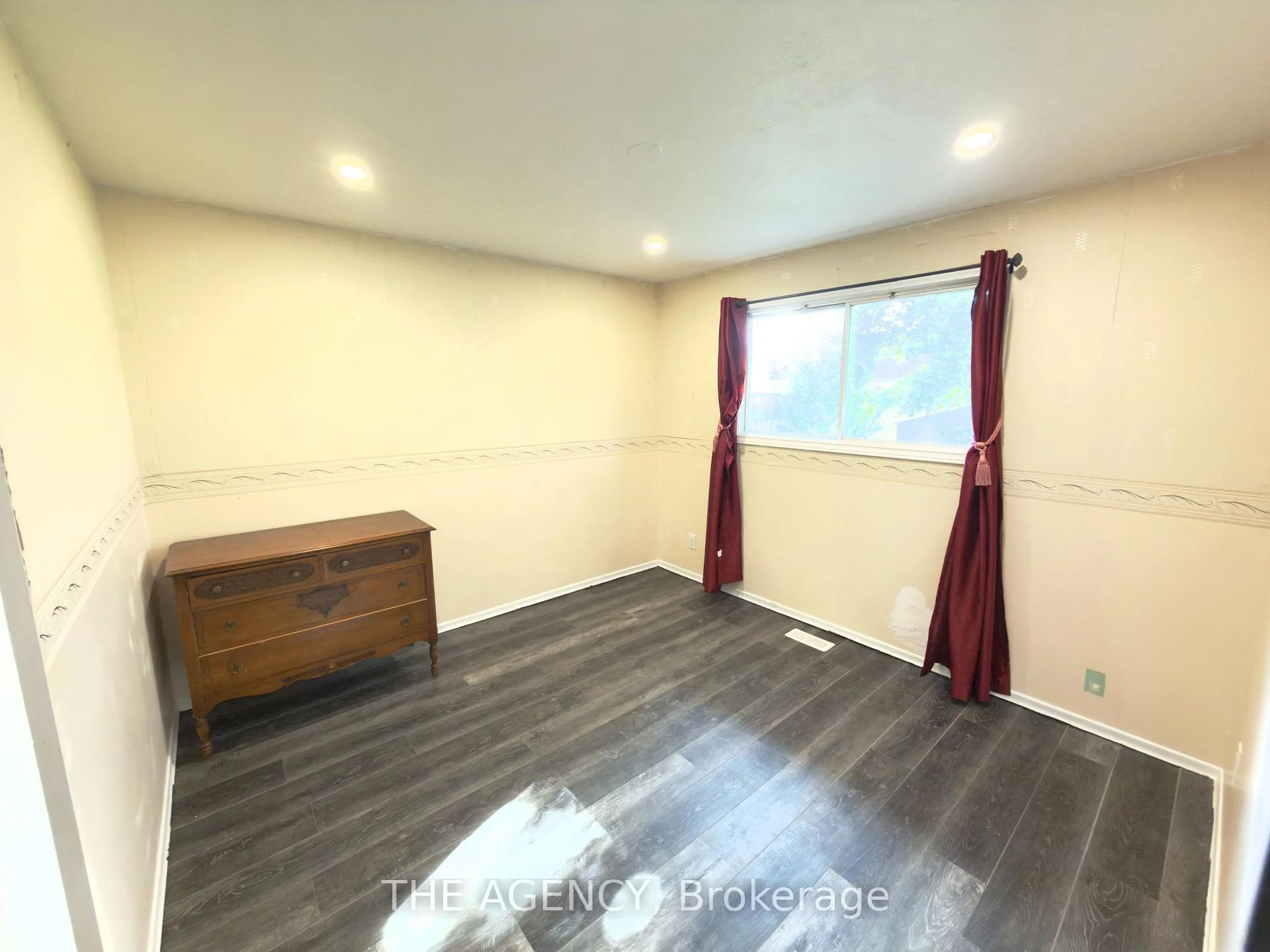 Photo 19 of 14 Muskoka Drive, Guelph, Victoria North — HOMEH