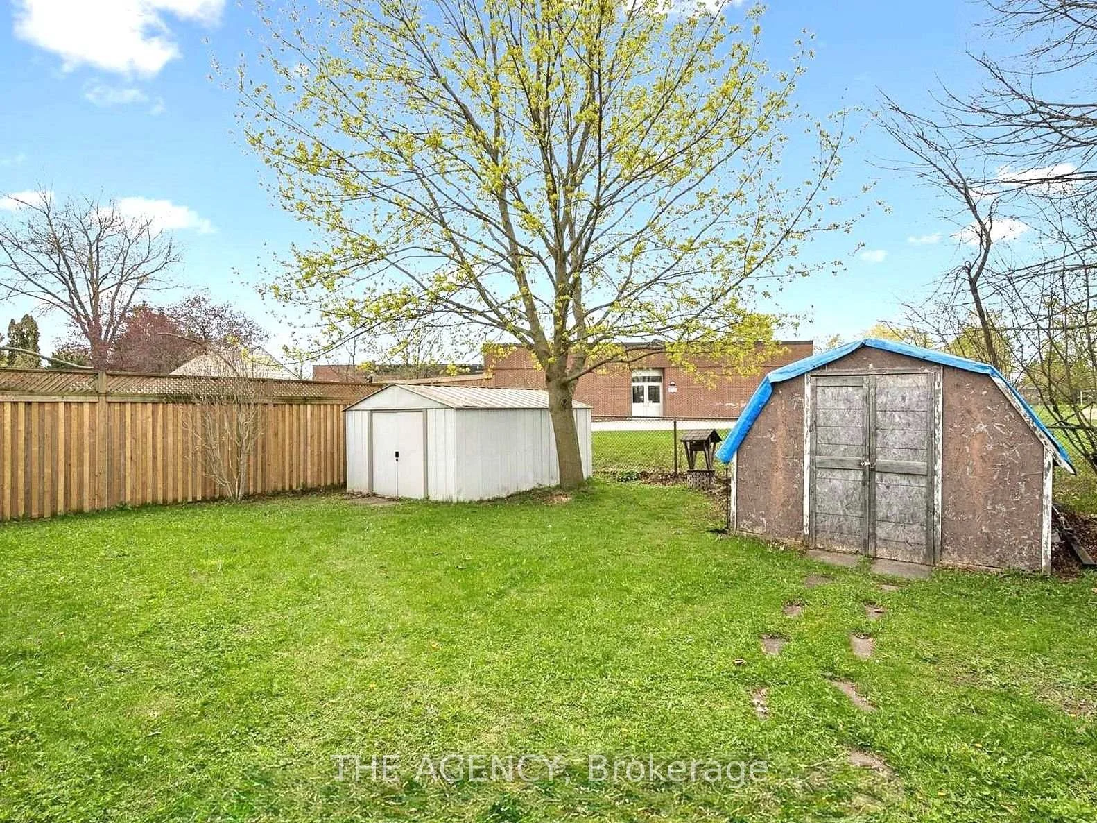 Photo 32 of 14 Muskoka Drive, Guelph, Victoria North — HOMEH