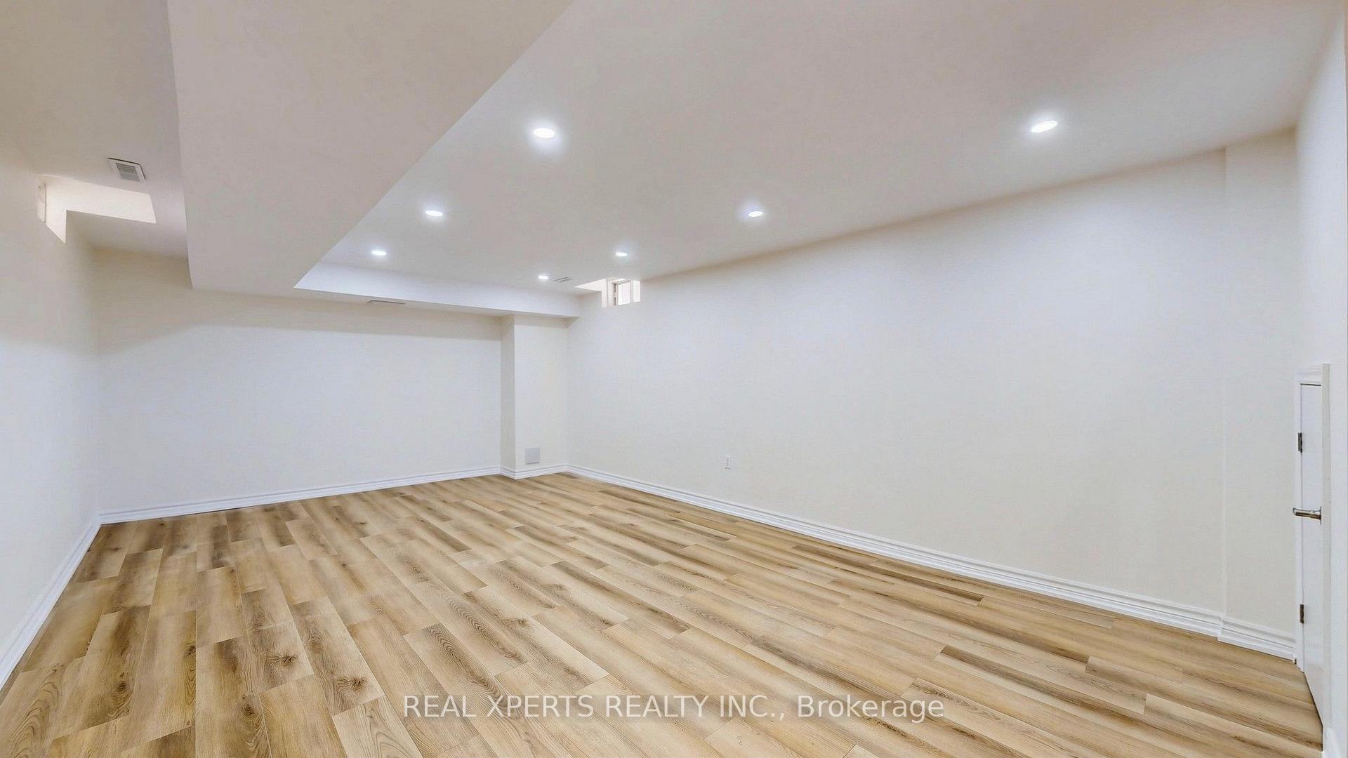 Photo 17 of 140 Del Francesco Way, Vaughan, Vellore Village — HOMEH