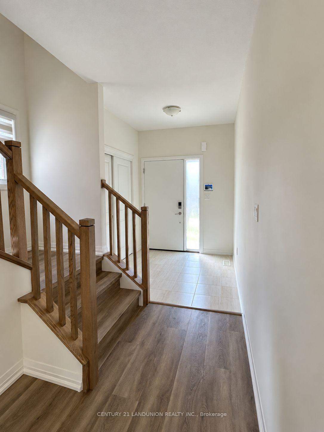 Photo 5 of 117 Acacia Road, Pelham, Fonthill — HOMEH