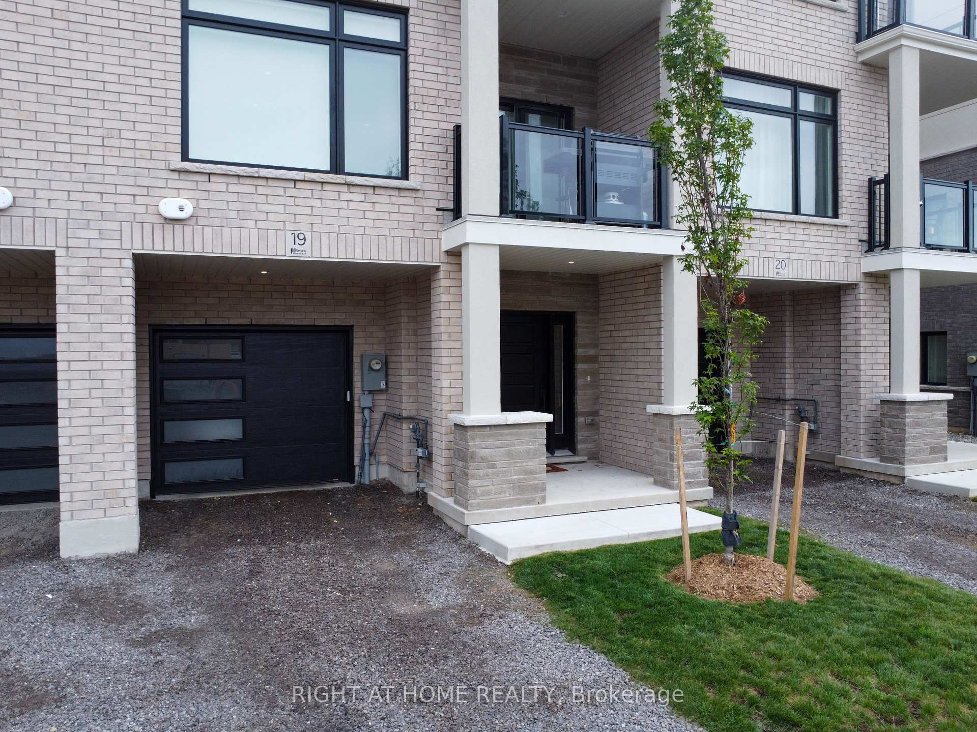 Photo 4 of Unit 19, 292 Vine Street, St. Catharines, Vine/Linwell — HOMEH