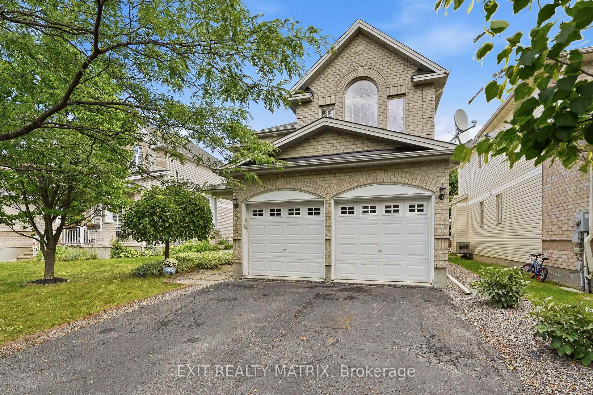 Photo 2 of 2310 Glandriel Crescent, Ottawa, Springridge/East Village — HOMEH