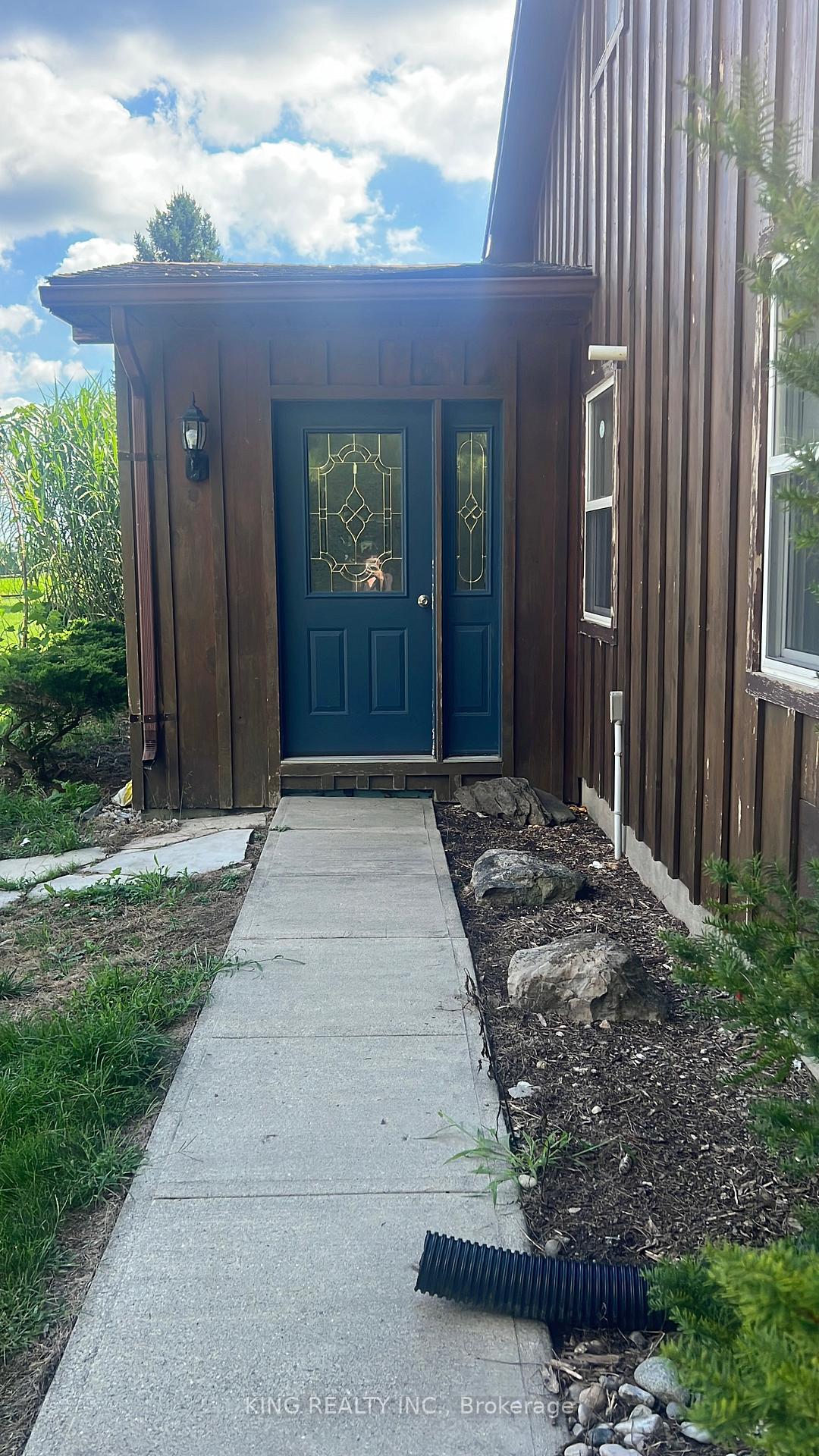 Photo of Unit 1, 431 Avon Drive N