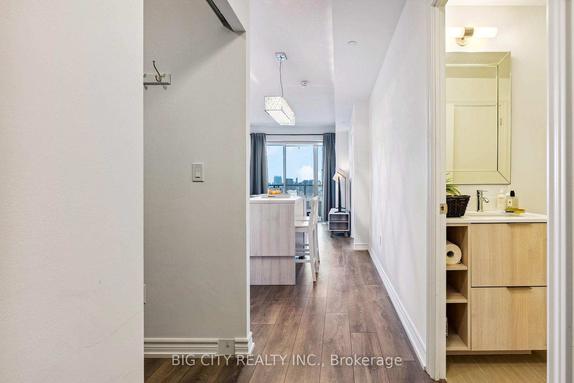 Photo 4 of Unit 1004, 50 Forest Manor Road, North York, Henry Farm — HOMEH