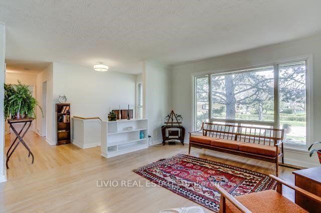 Photo 7 of 40 Barford Road, Etobicoke, Rexdale-Kipling — HOMEH